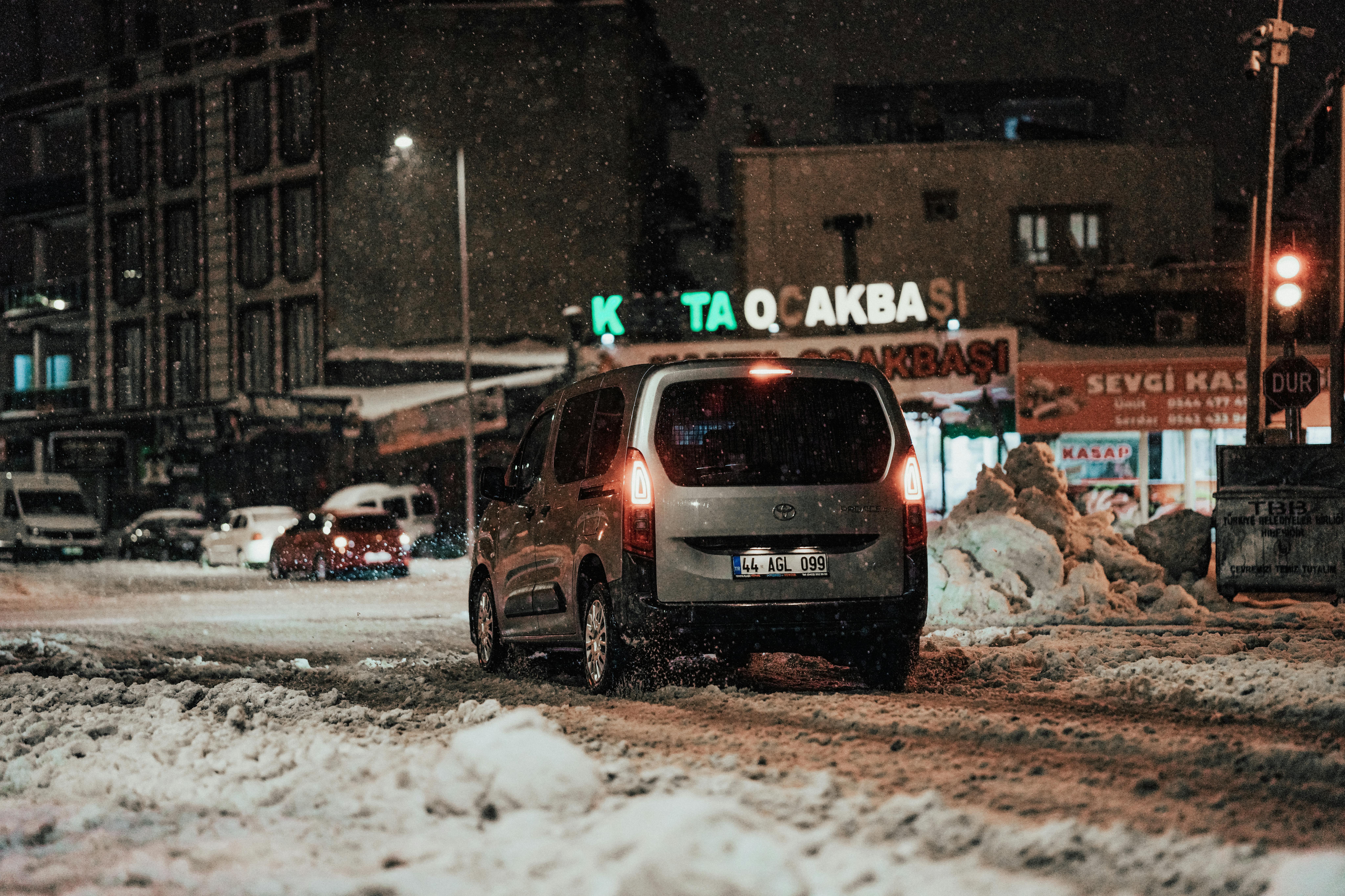 Toyota Recalls 141,286 Priuses for Doors That Could Unexpectedly Open — Photo by SERHAT  TUĞ on Pexels