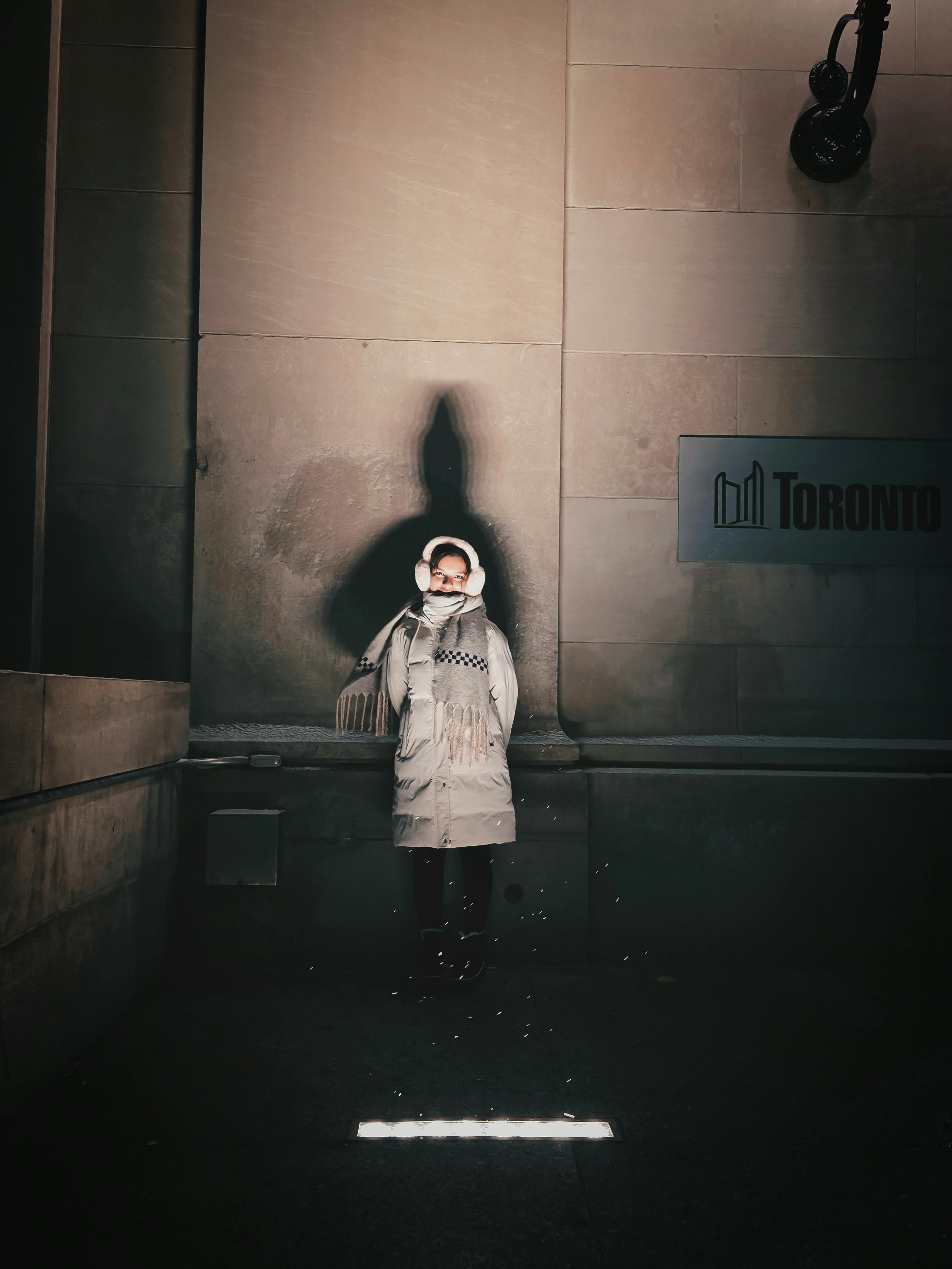 Gratis Retrato Cinematográfico Invernal En La Ciudad De Toronto Por La Noche Con Sombras Dramáticas Foto de stock