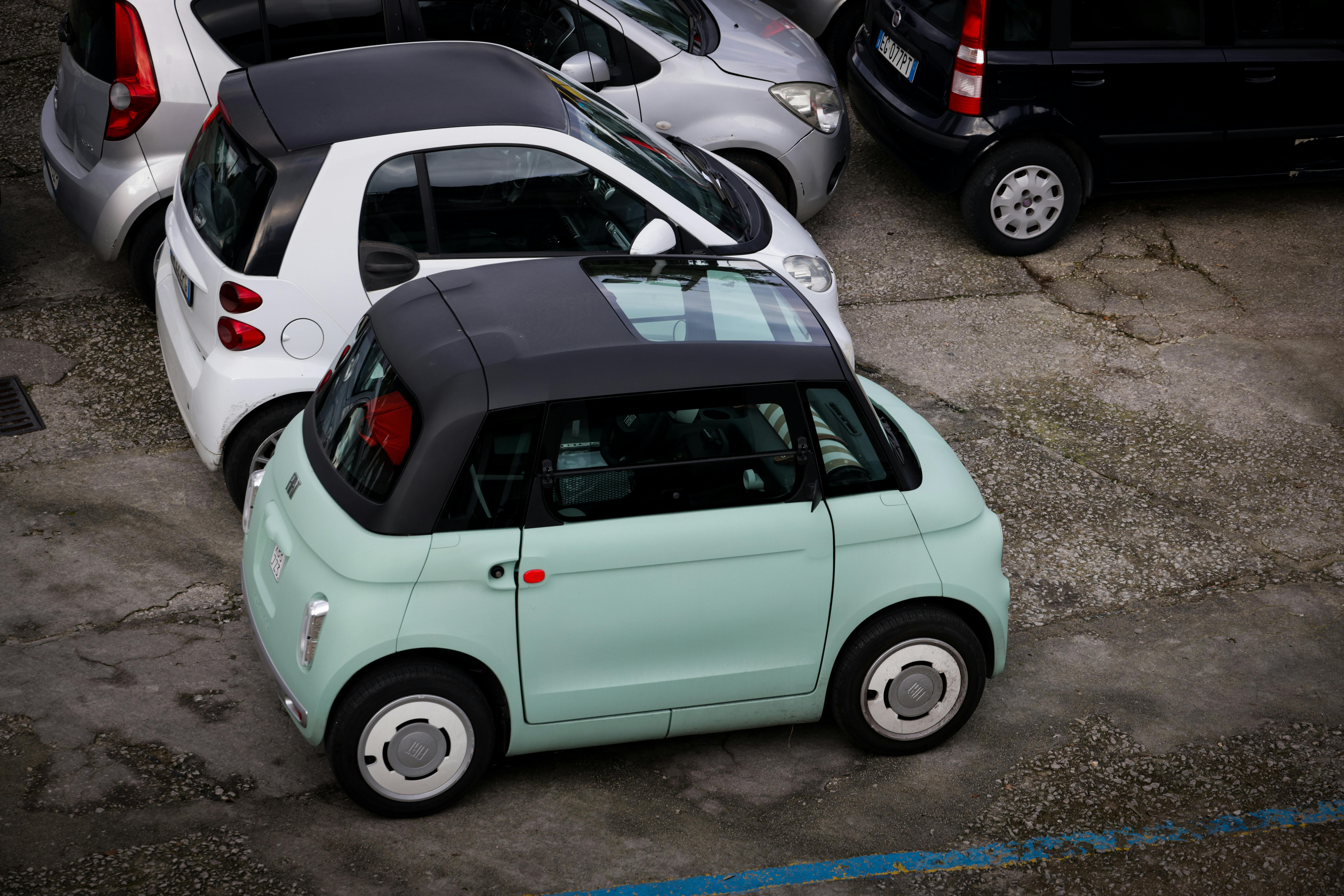 Electric Microliner Makes Pitch To Be a Travel Disruptor — Photo by Magda Ehlers on Pexels