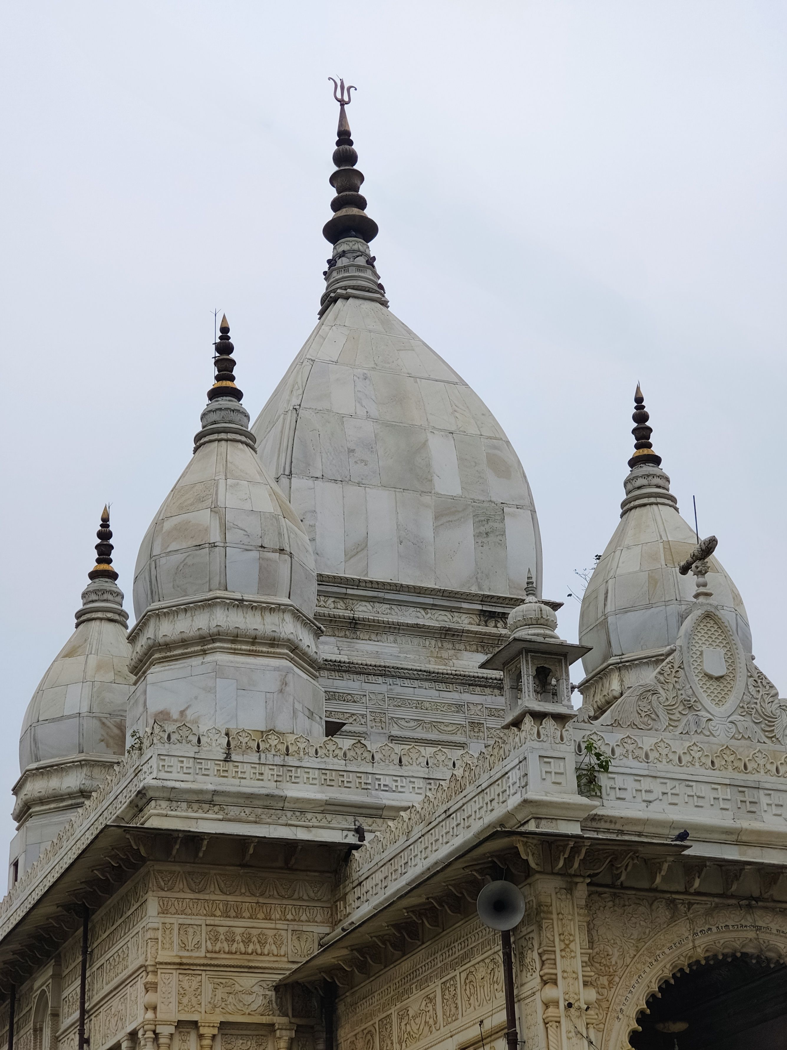 Intricate Marble Architecture of Temple Domes · Free Stock Photo