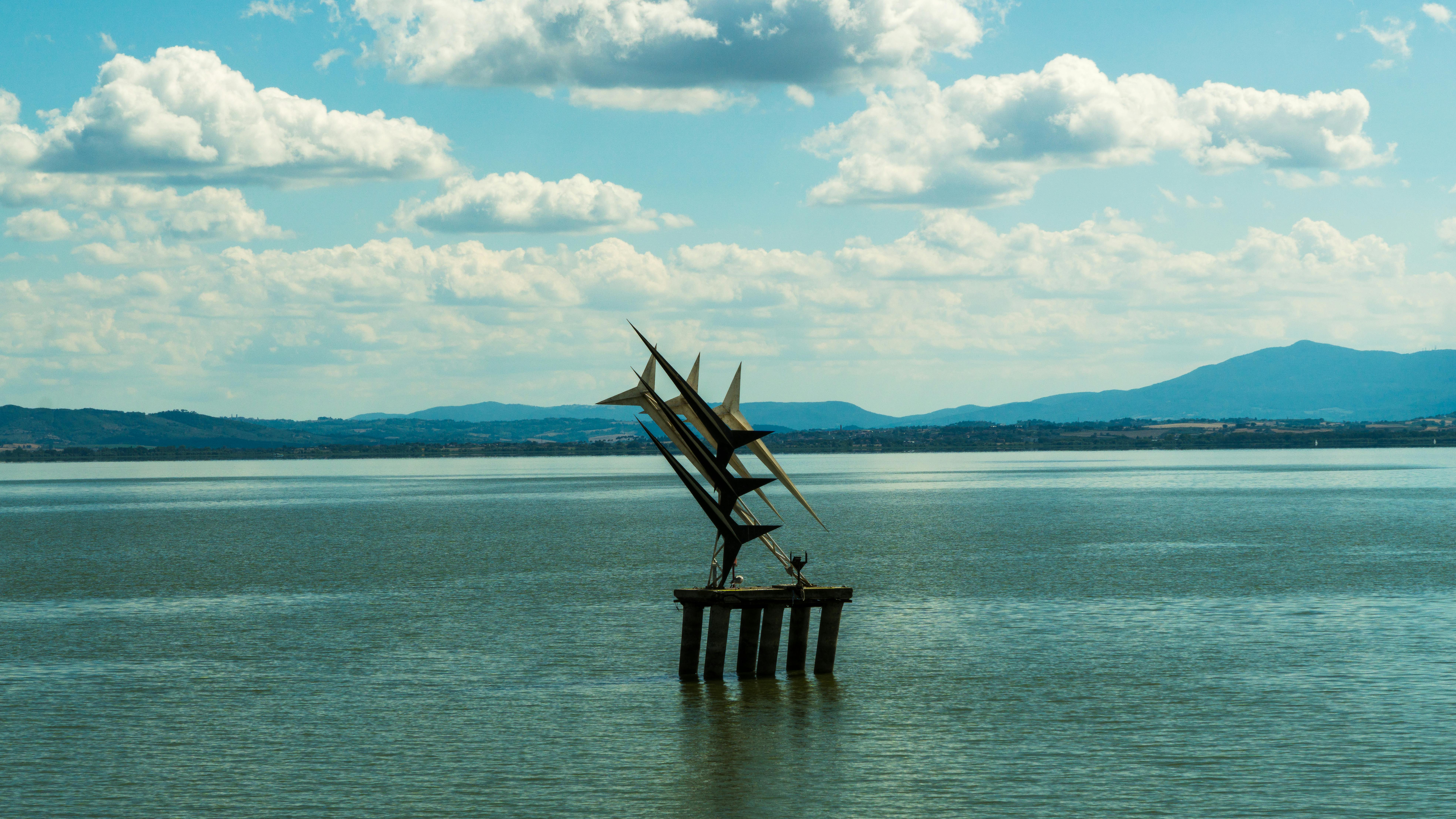 Confronto Carriere PA: Assistente Sociale o Educatore?