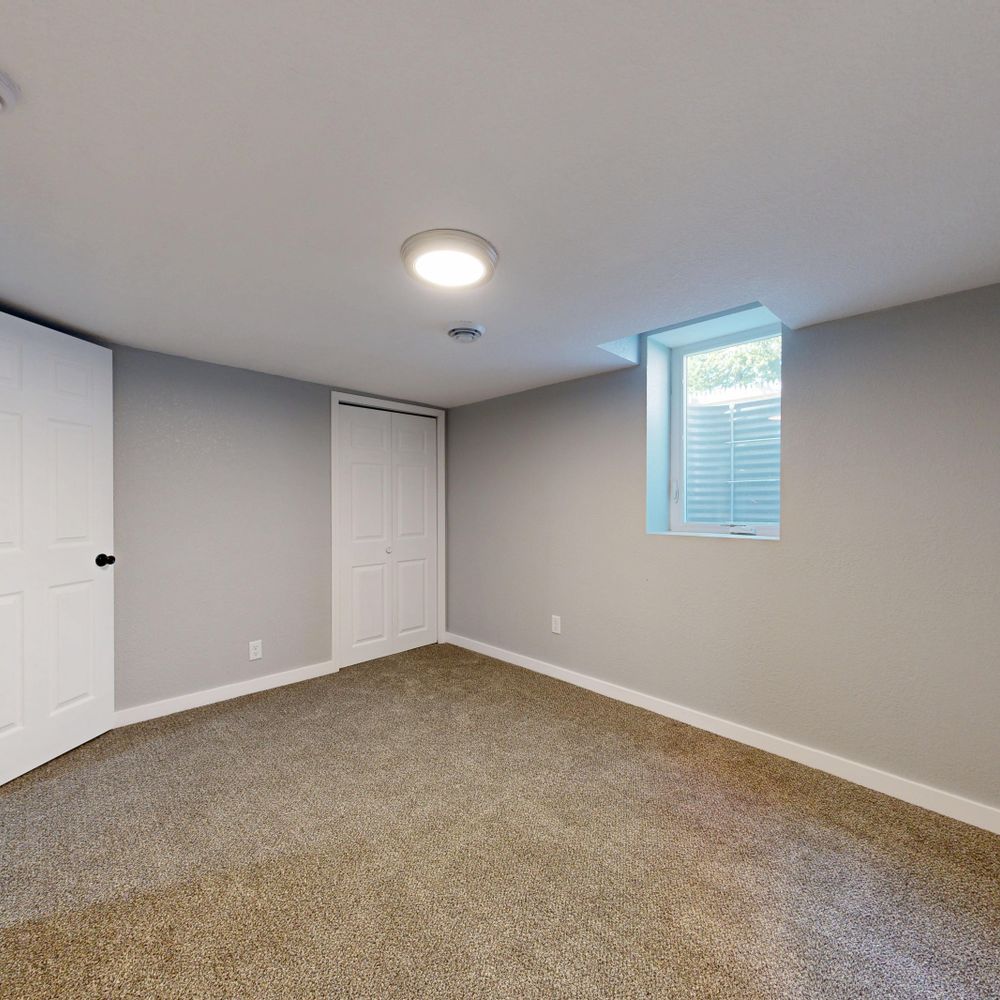 Painters and Decorators in Botany Bay — clean edges cut in around trim and sockets