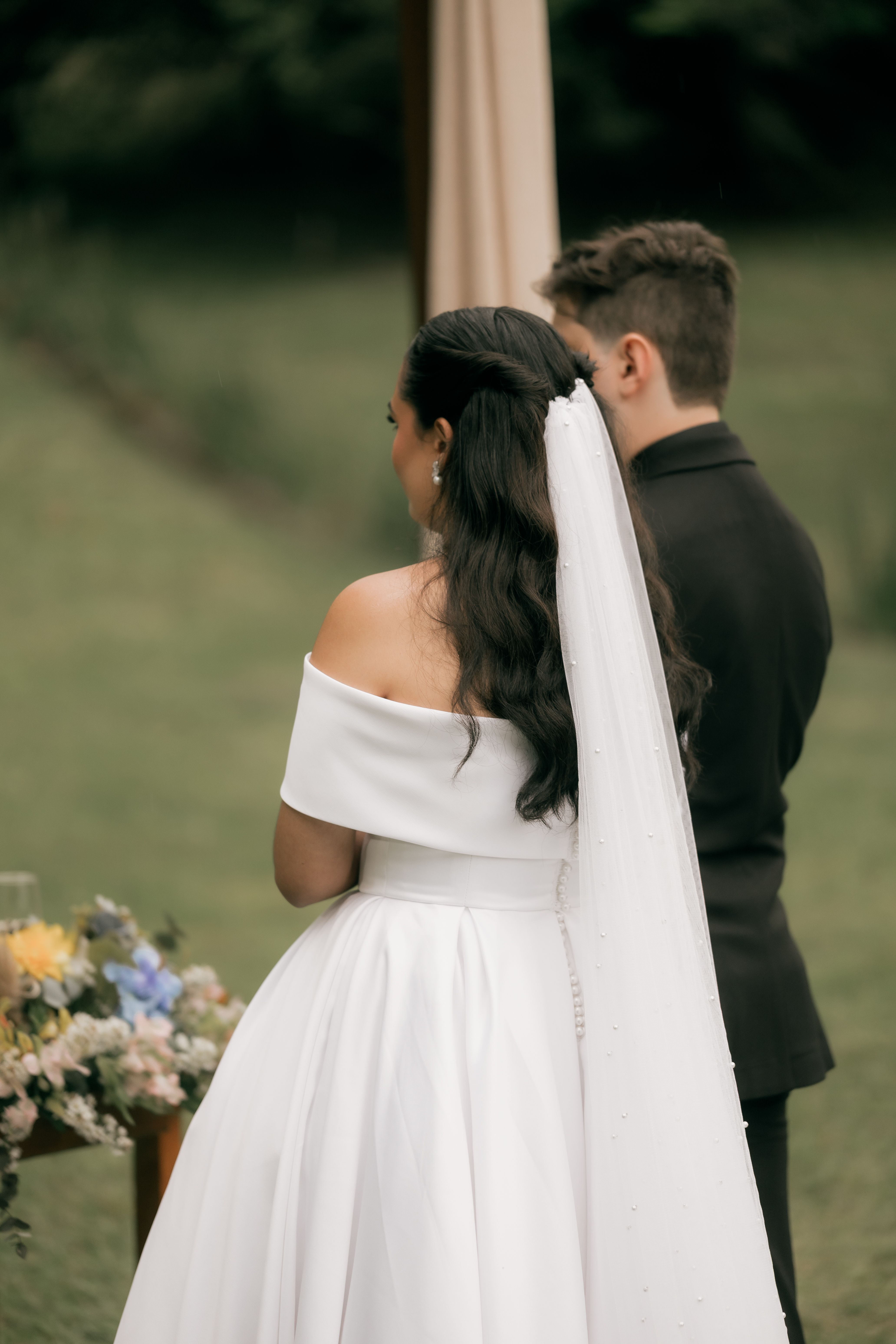 Elegant Outdoor Wedding Ceremony Scene · Free Stock Photo