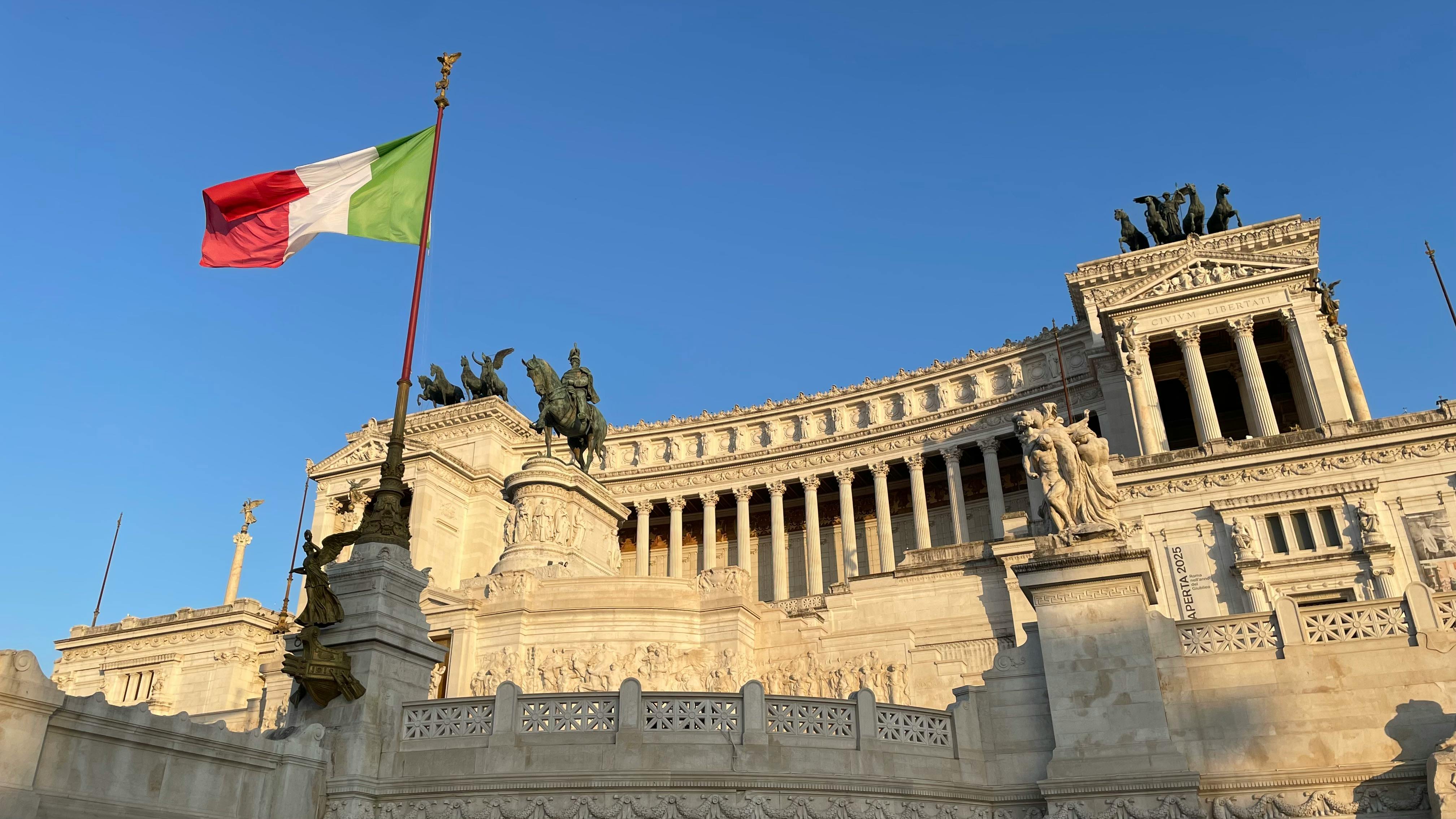 Italian cities sweep 2026 remote-work index: Genoa, Bari and Catania top global list — Photo by Reece t on Pexels