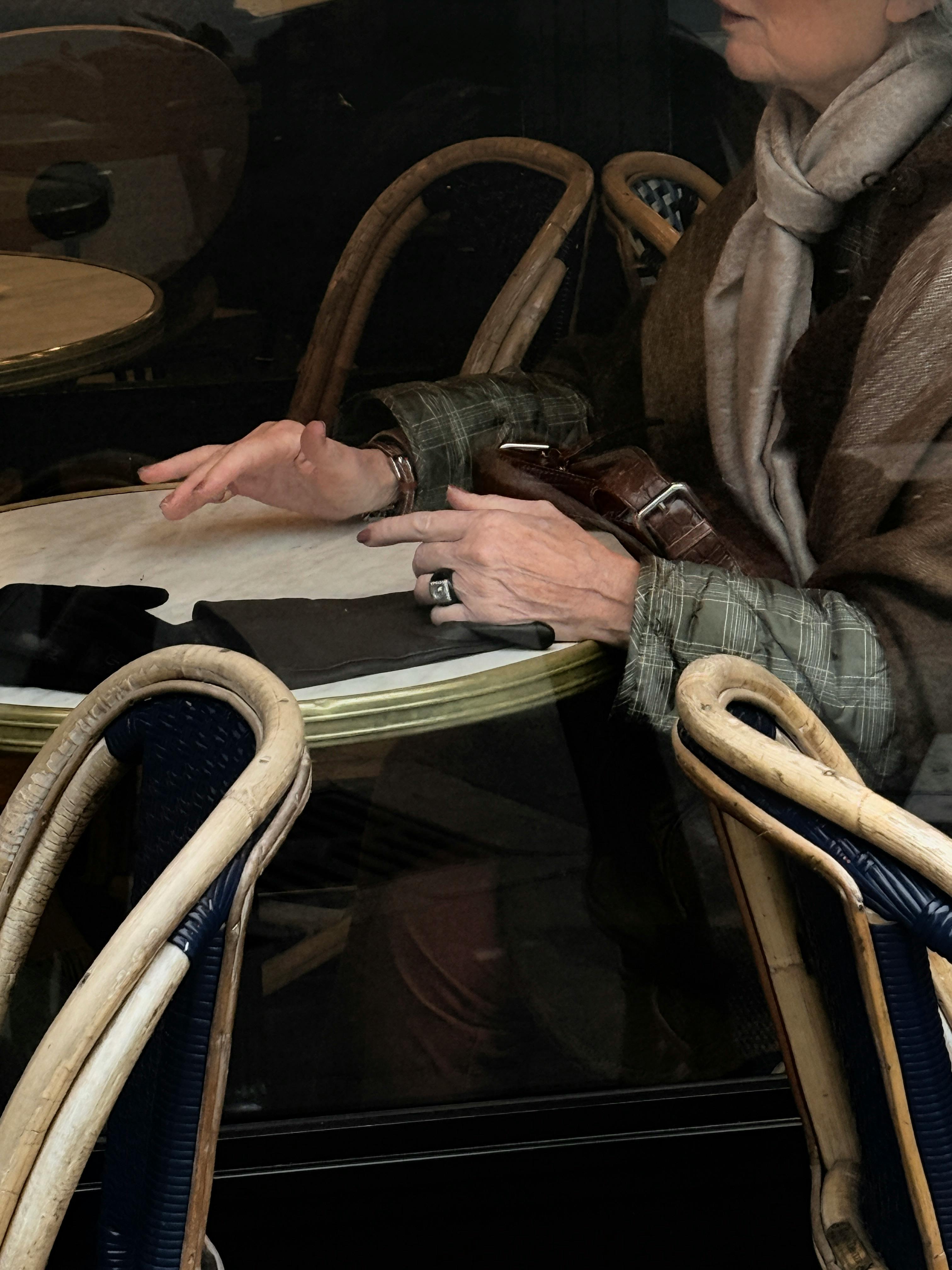 Kostenlos Kostenloses Stock Foto zu #indoor, anspruchsvoll, brauner schal Stock-Foto