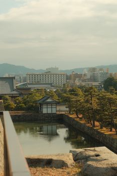 Architektur & Schloss im Anime-Look – Digitales Kunstwerk (von Michael Solo, 5152×7728, #35500207)