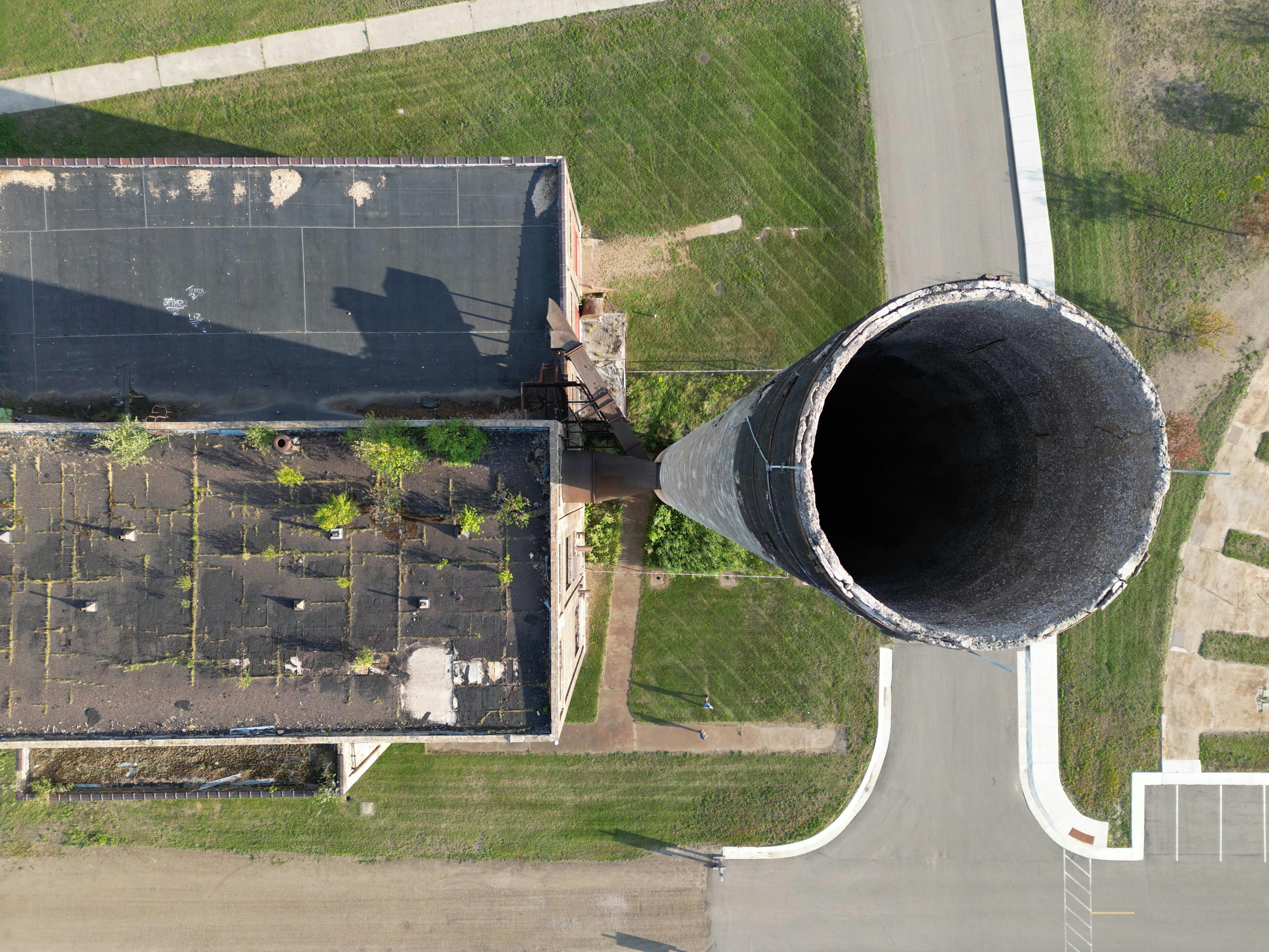 國防：鍾副部長視導205廠 勉強化產線量能確保作戰需求