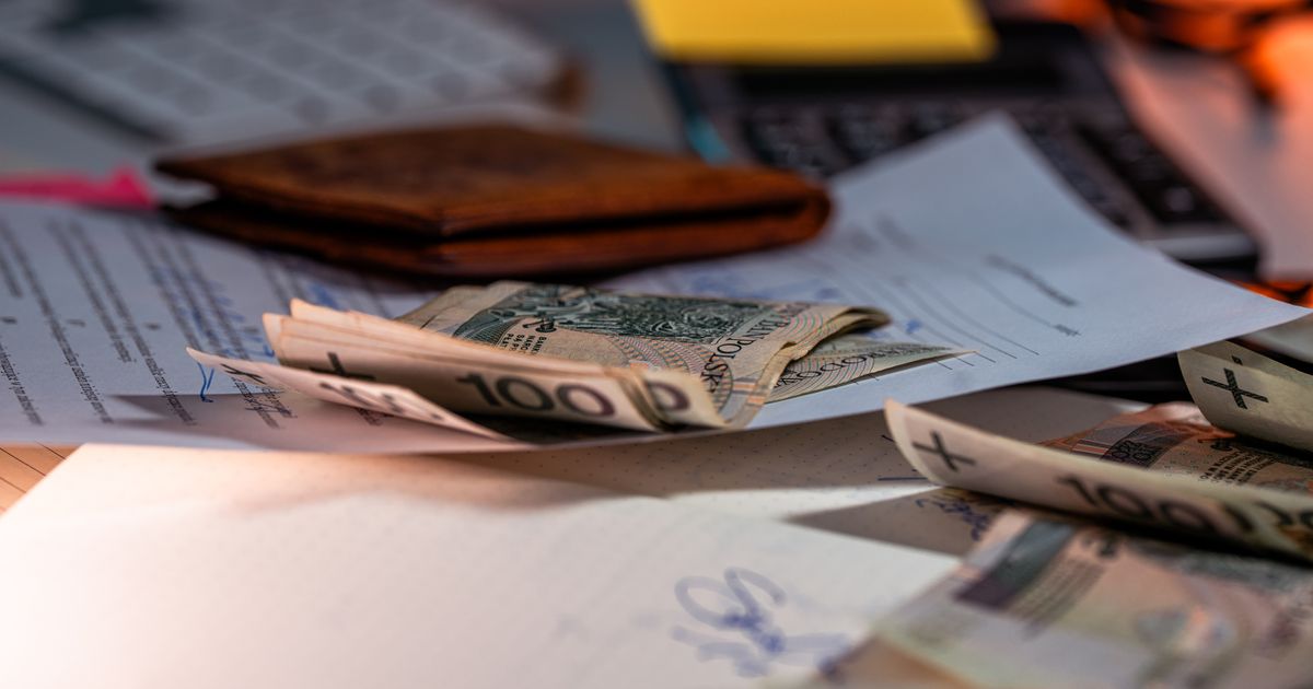Deposit Invoice: What It Is, With a Sample You Can Copy