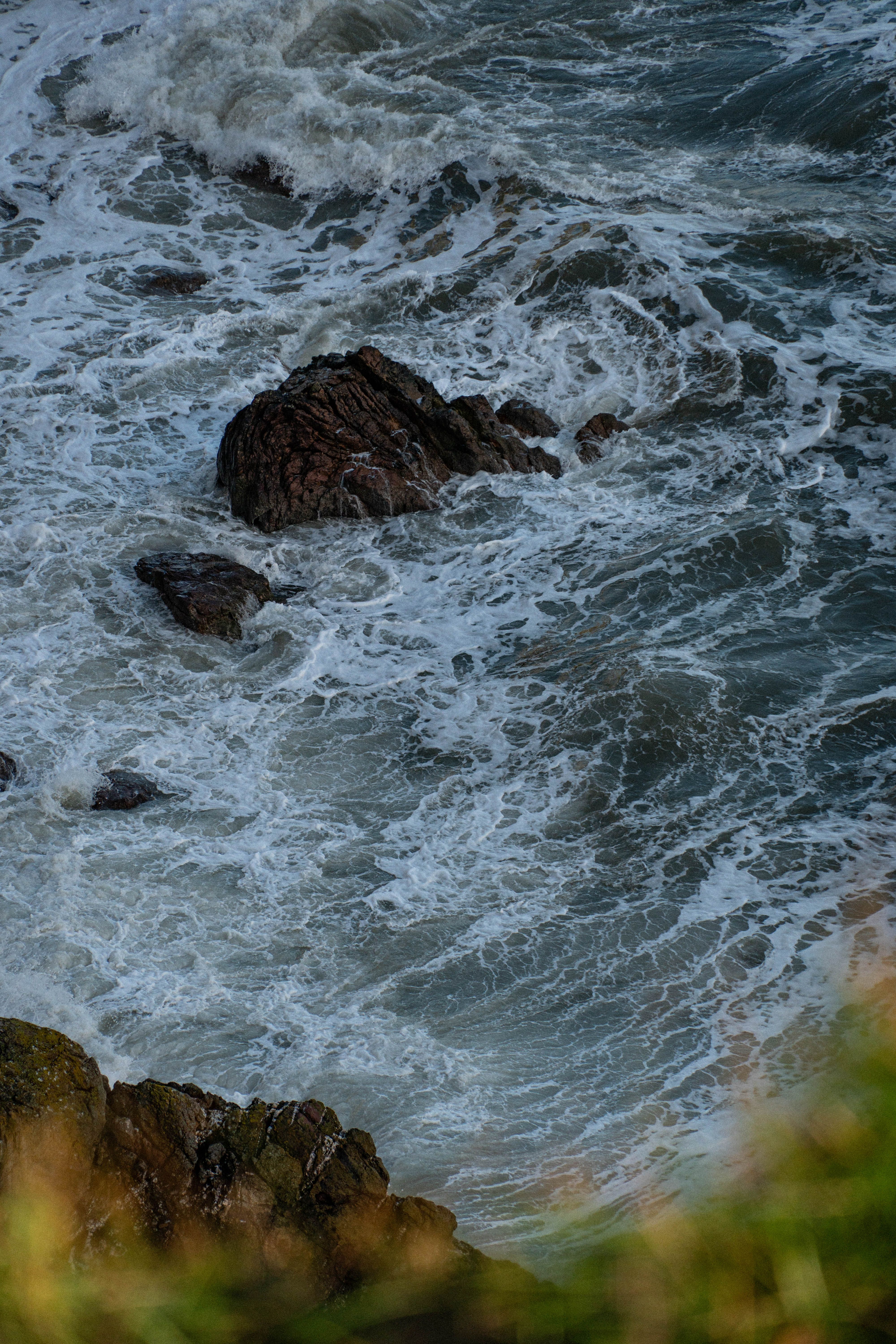 Dramatic Ocean Waves Crashing on Irish Rocks · Free Stock Photo