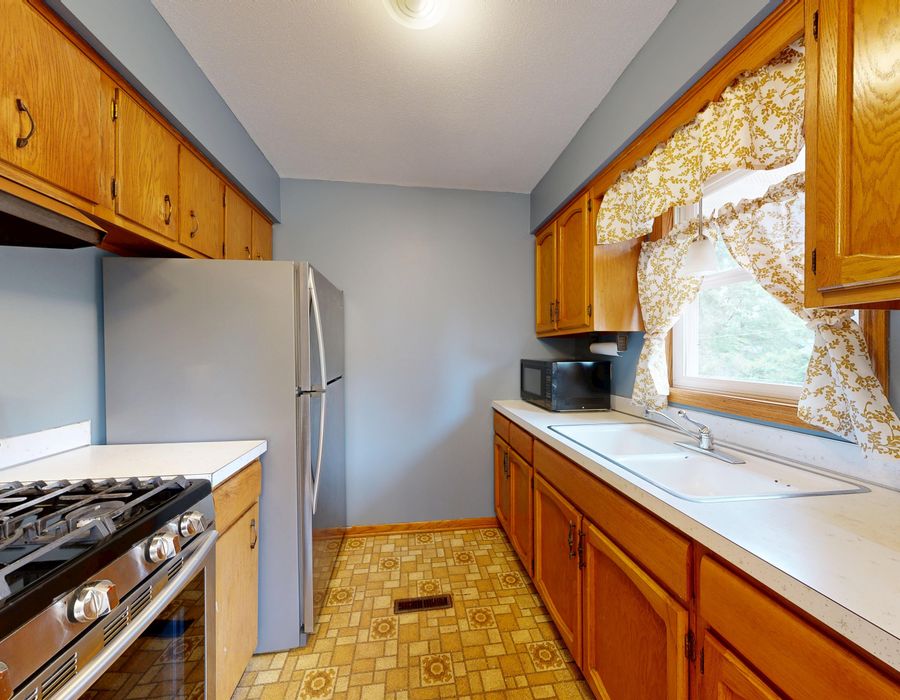 Raised Panel Cabinets in an Orange County kitchen