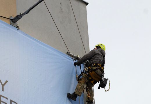 Sign install crew