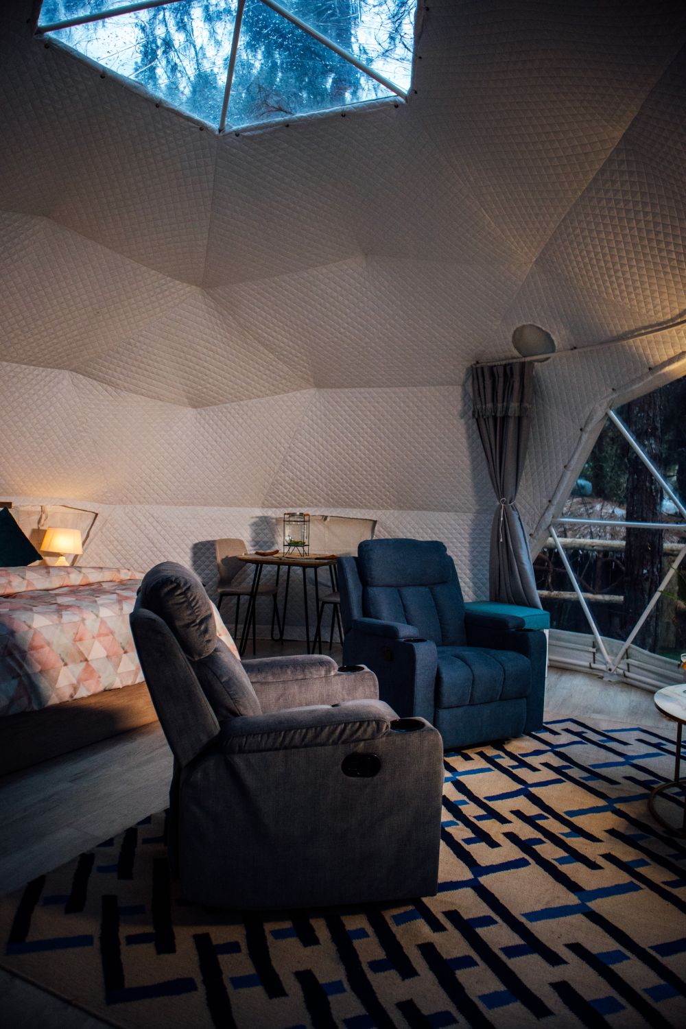 Cozy Geodesic Dome Interior with Recliners · Free Stock Photo