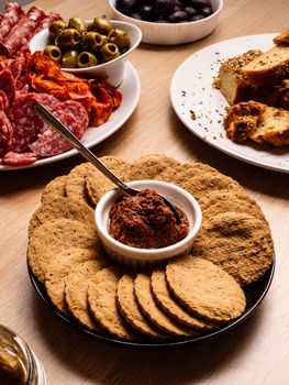 Italian Zest Italian Zest Flax Crackers — kidney-friendly food