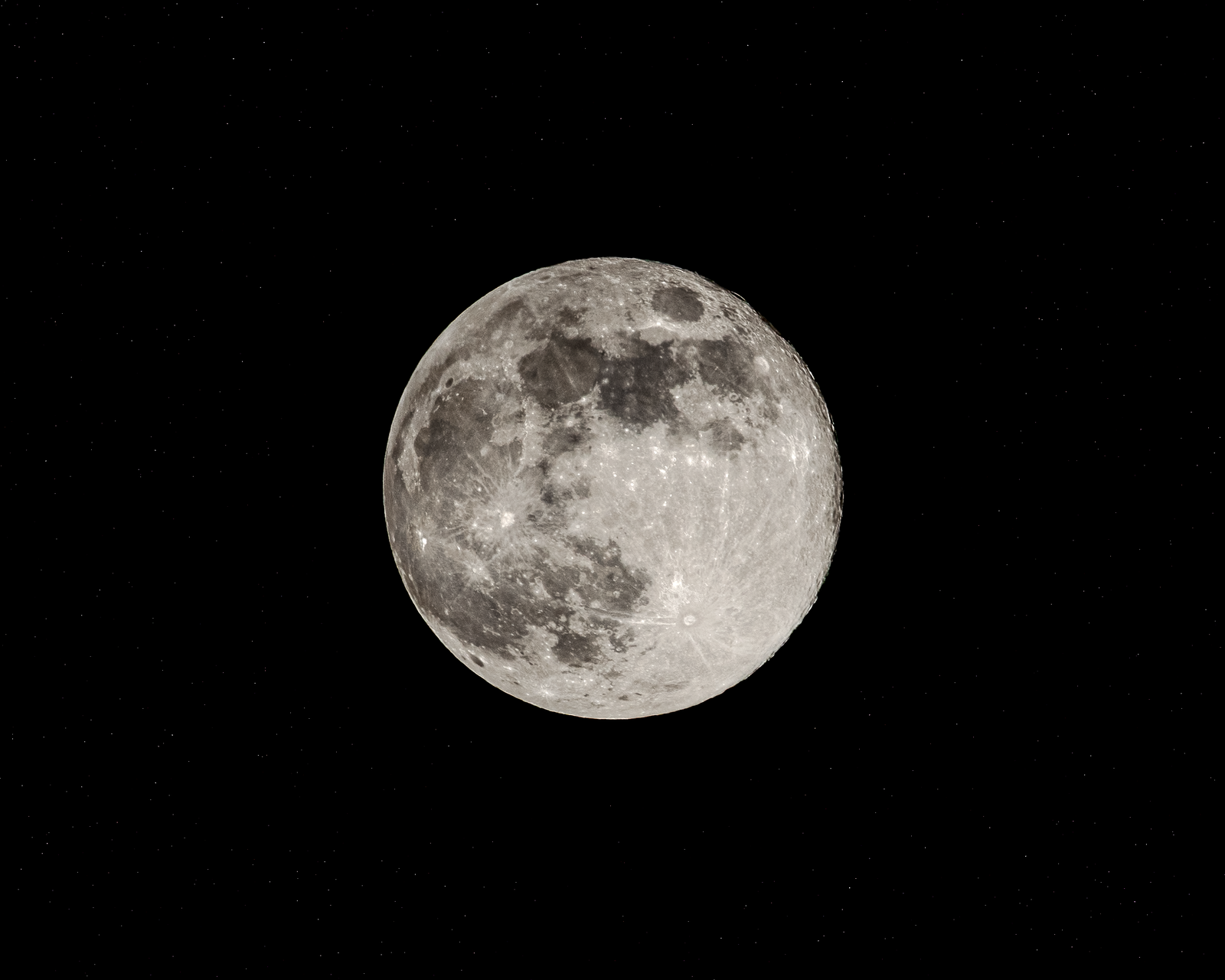 Full Moon on Night Sky · Free Stock Photo