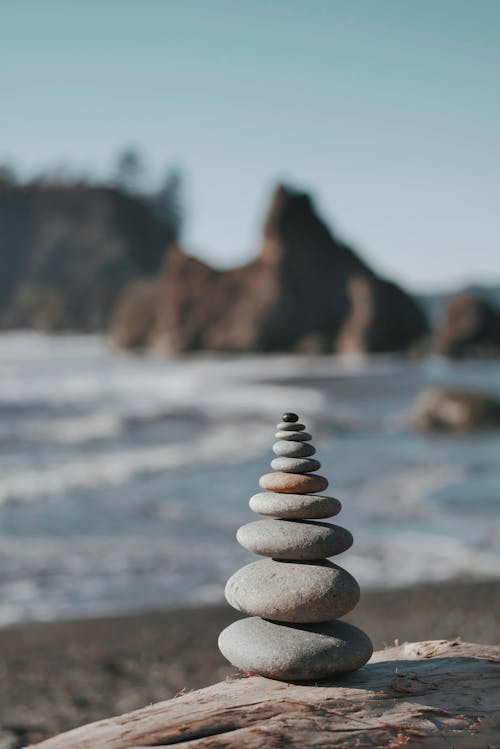 Fotografia Com Foco Seletivo De Rochas Equilibradas