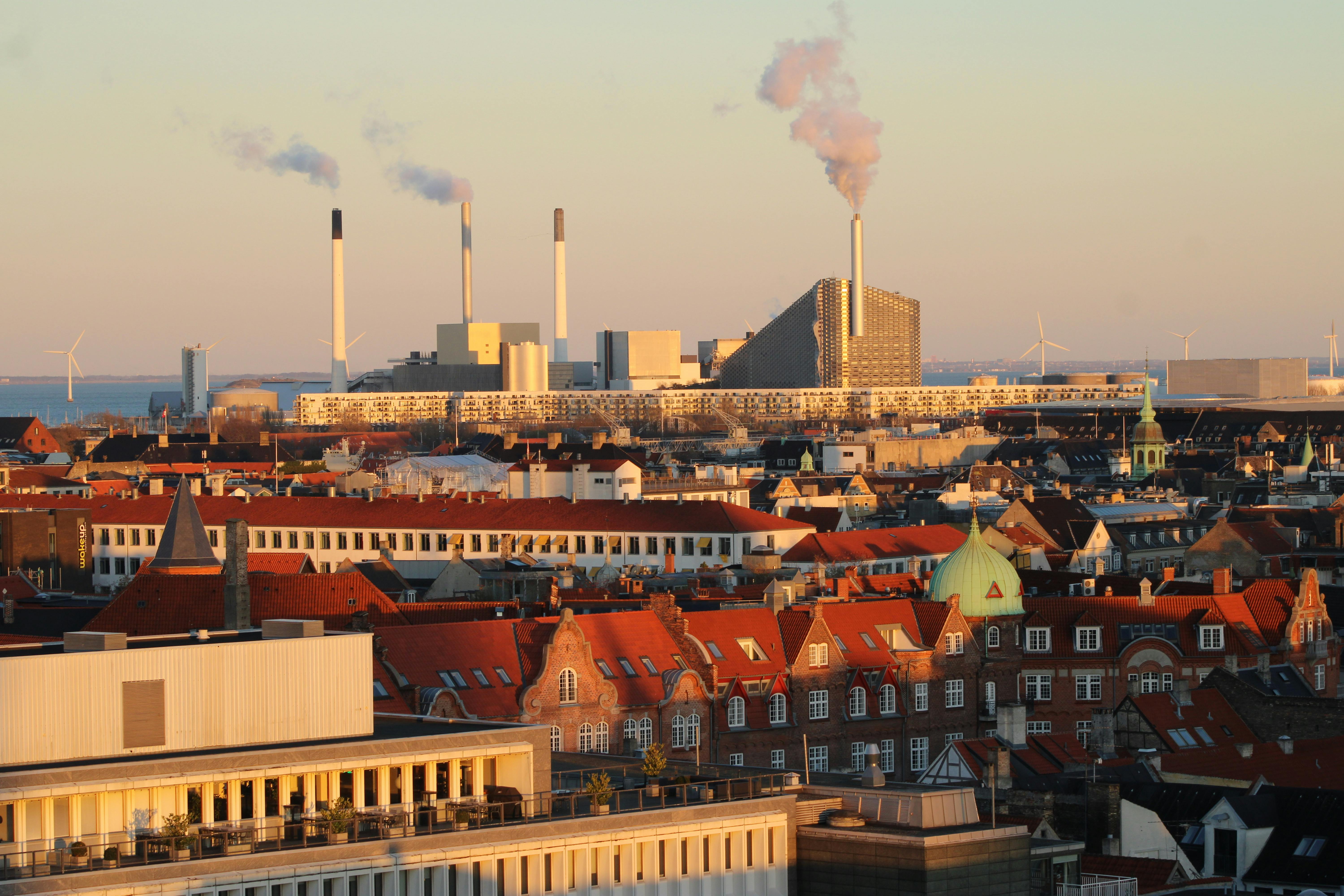 國防：鍾副部長視導205廠 勉強化產線量能確保作戰需求