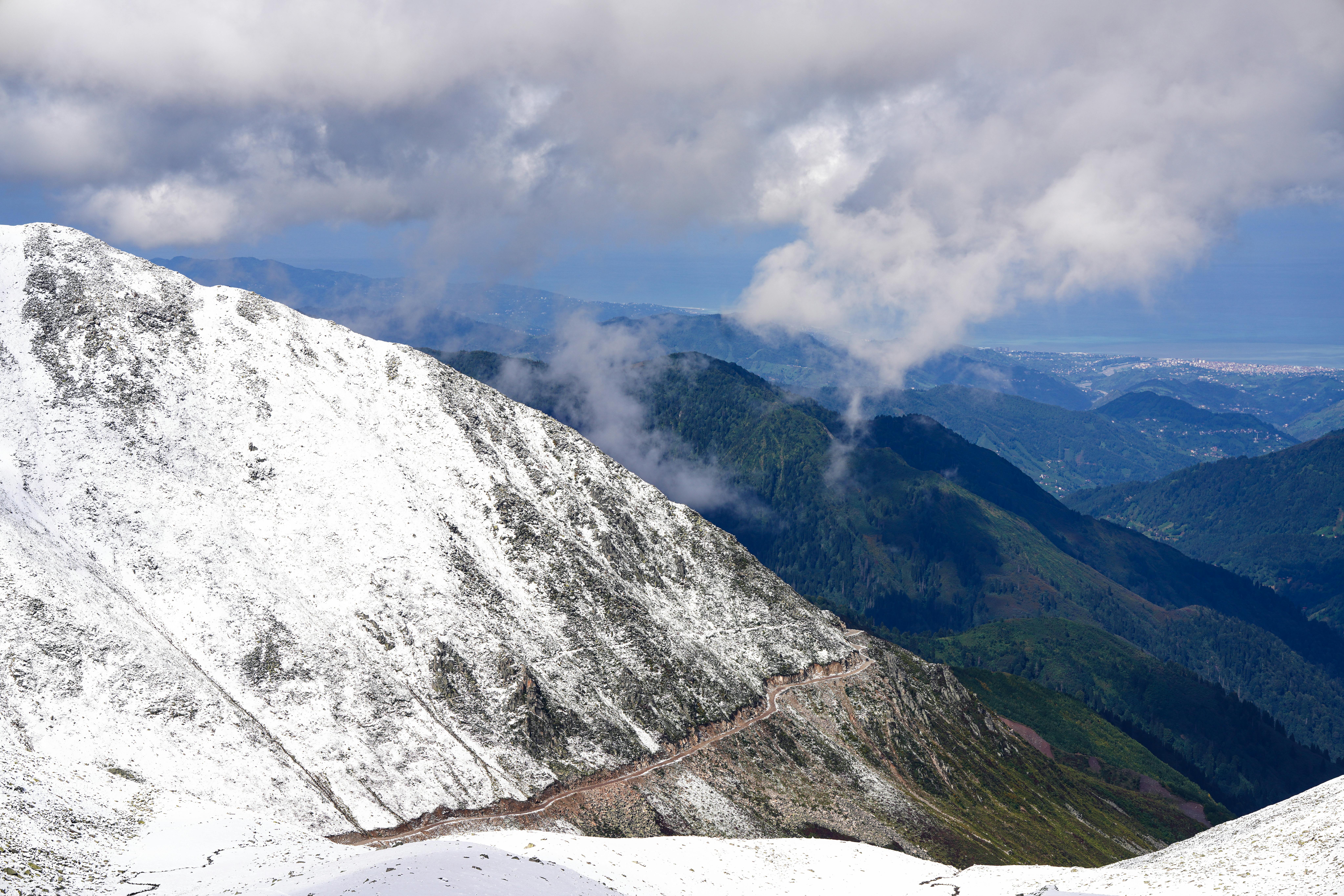 Lingering snow causing difficulty for York small businesses — Photo by SERHAT  TUĞ on Pexels