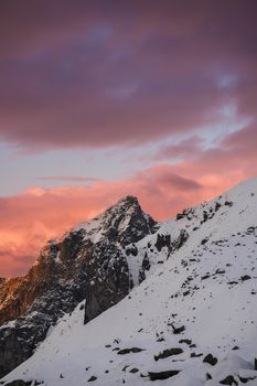 Eindrucksvoller Berg & Sonnenuntergang – Naturmotiv als Hintergrundbild