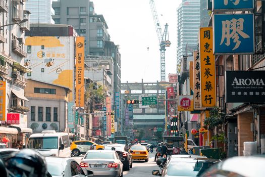 行车记录仪降压线ACC、常电、地线三种接线端子特写