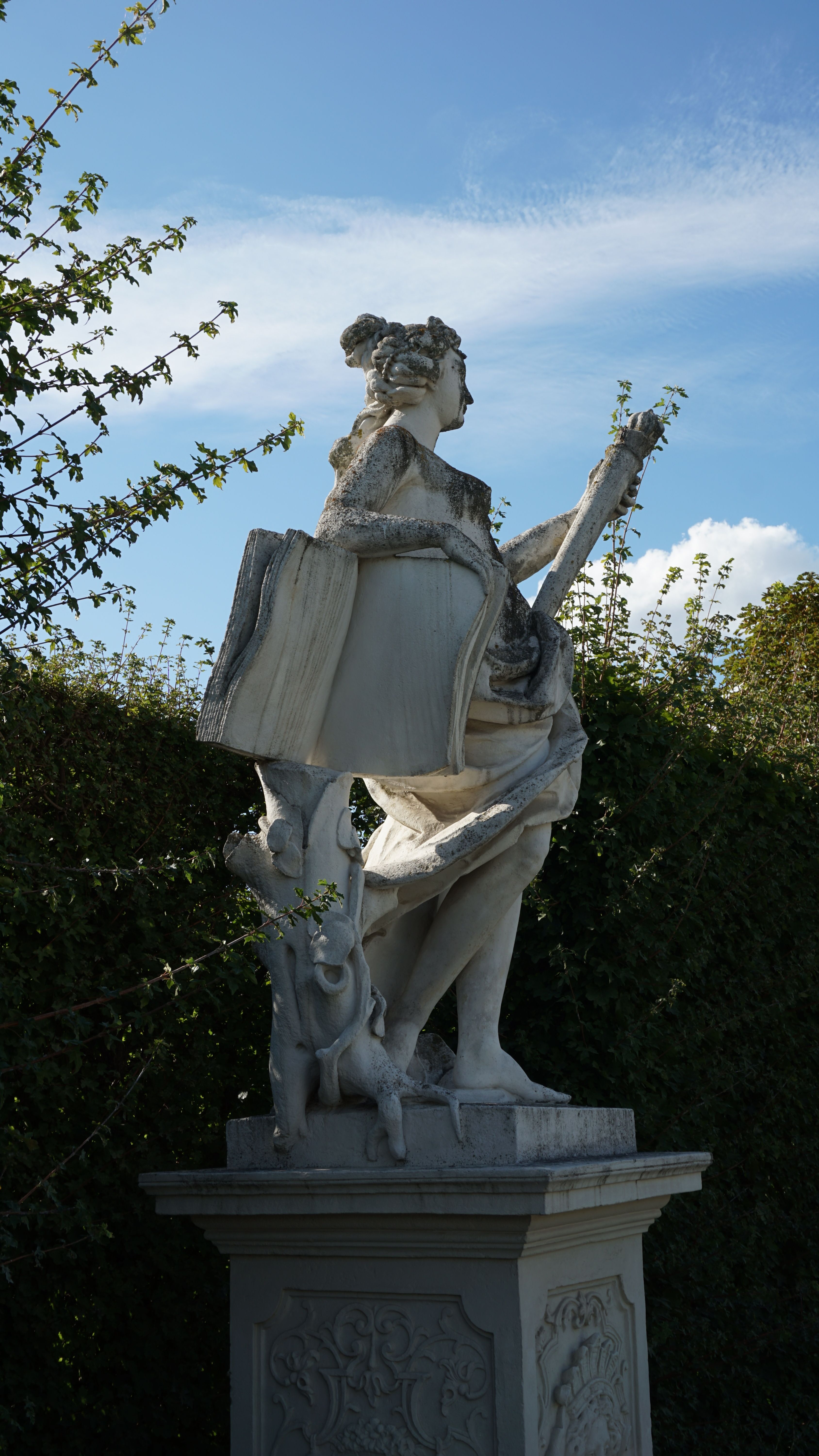Classical Statue in European Garden · Free Stock Photo