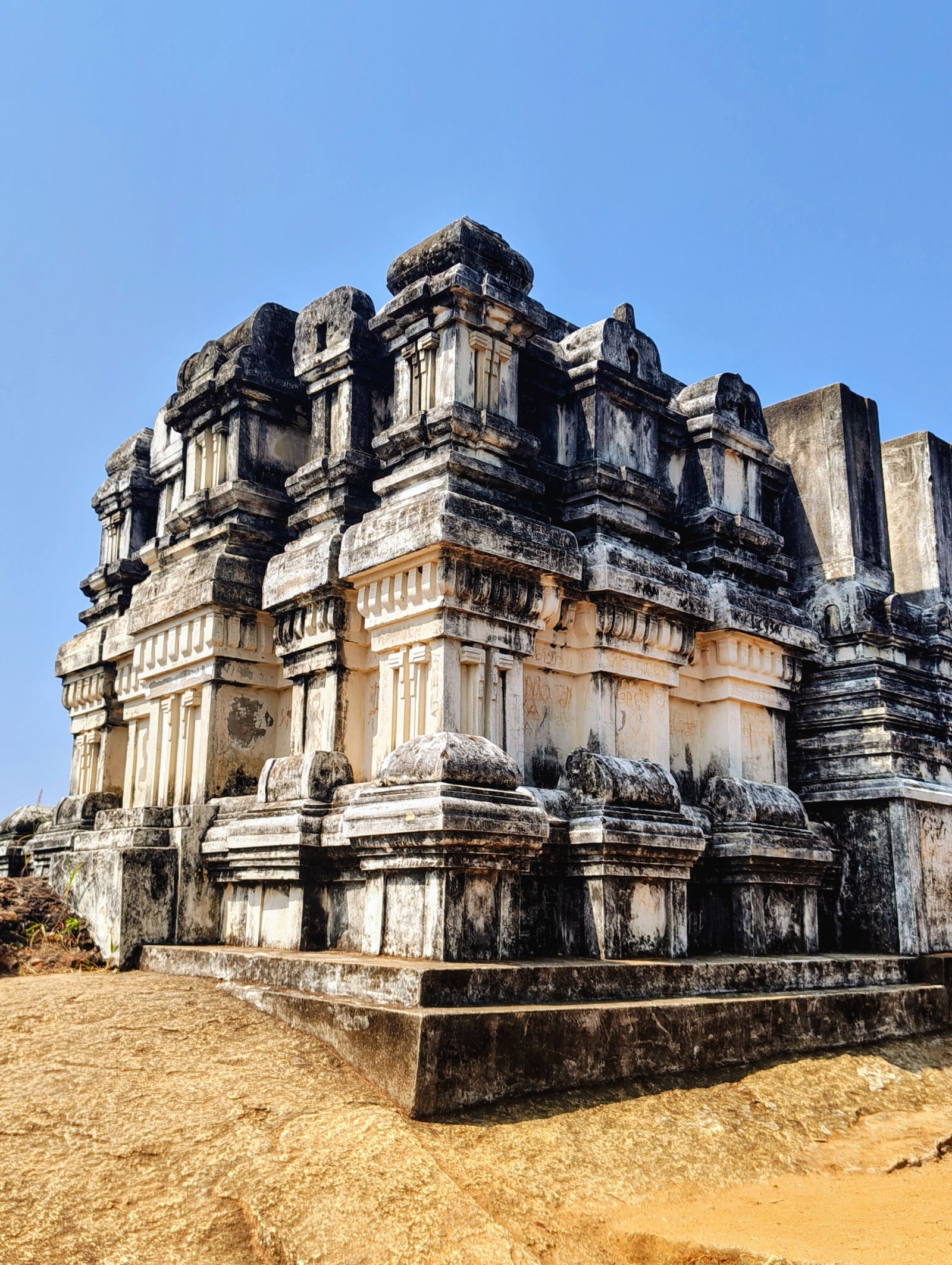 Detailed Carvings on Ancient Indian Temple · Free Stock Photo