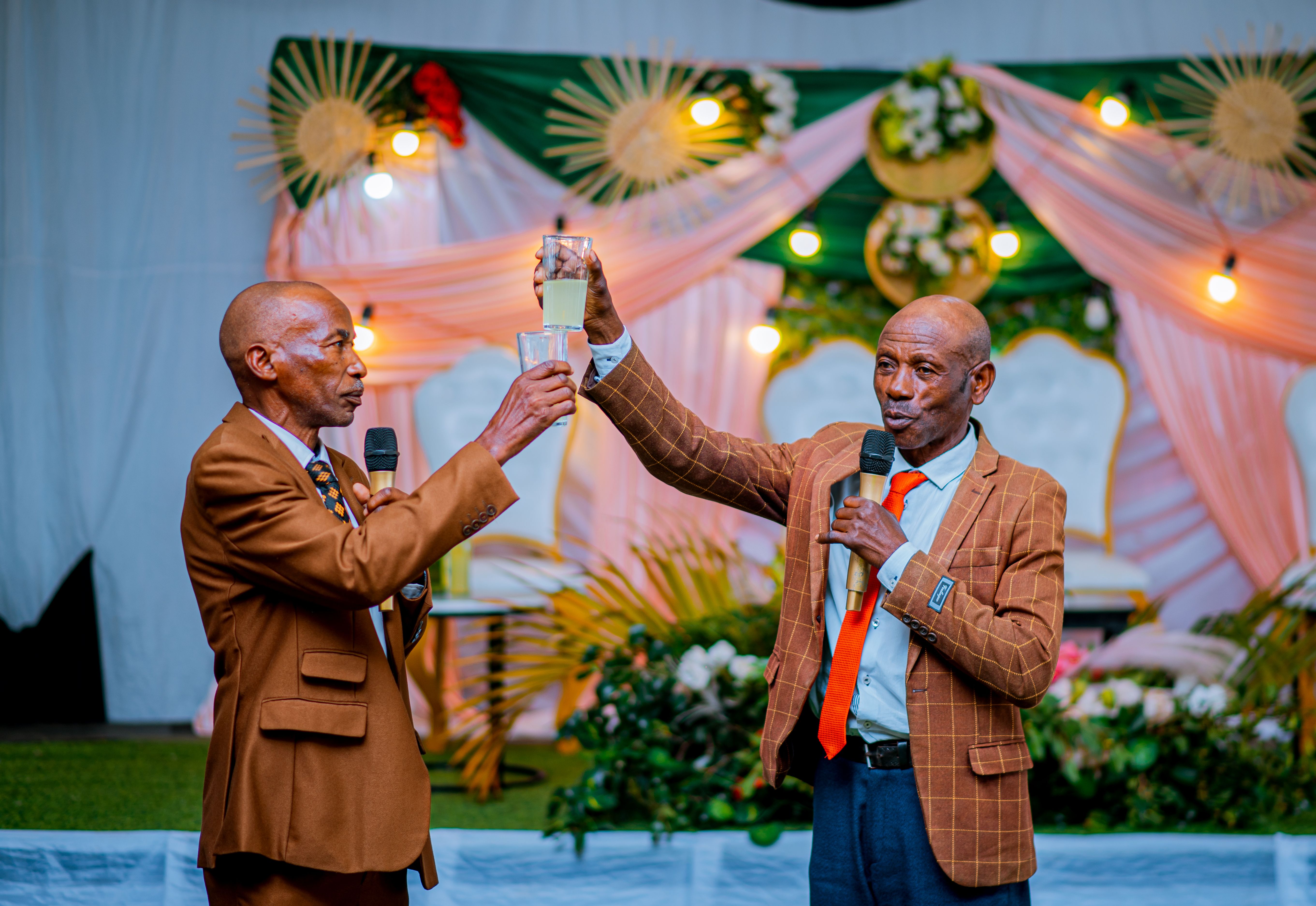 Elegant Event Toast with Decor and Microphones · Free Stock Photo