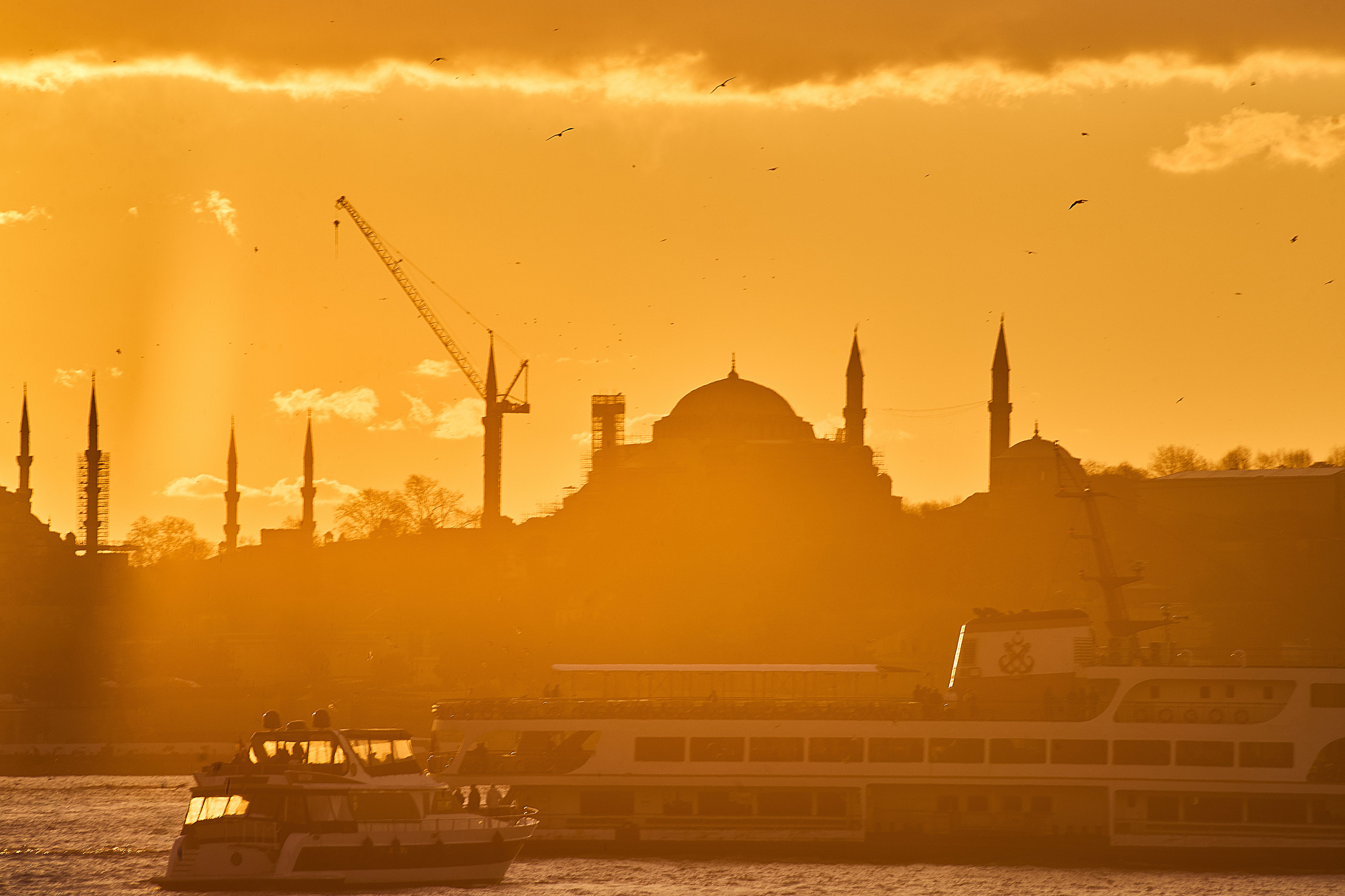istanbul-skyline-at-sunset-with-bosphorus-view-free-stock-photo
