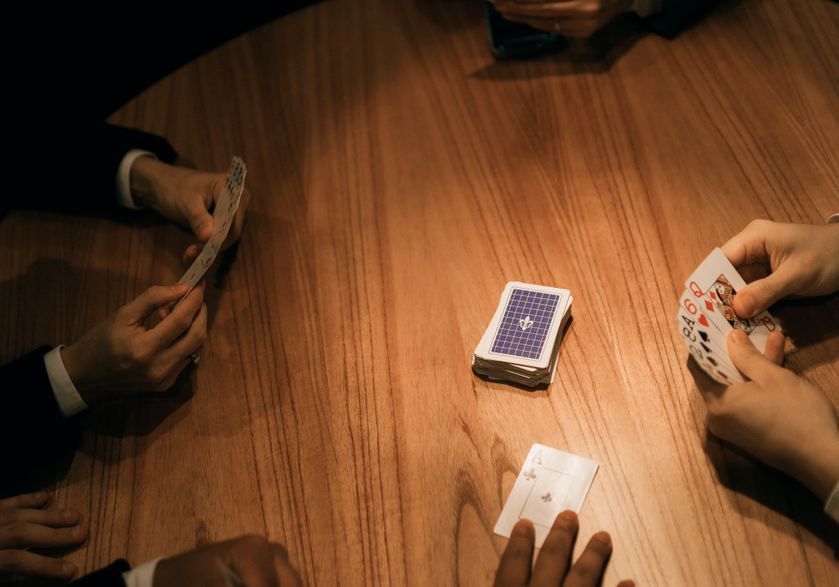 Online Casino: Spielautomaten und Live-Spiele im Überblick