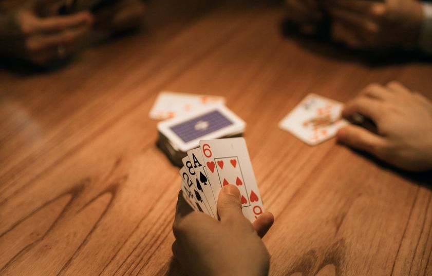 Online Casino: Spielautomaten und Live-Spiele im Überblick