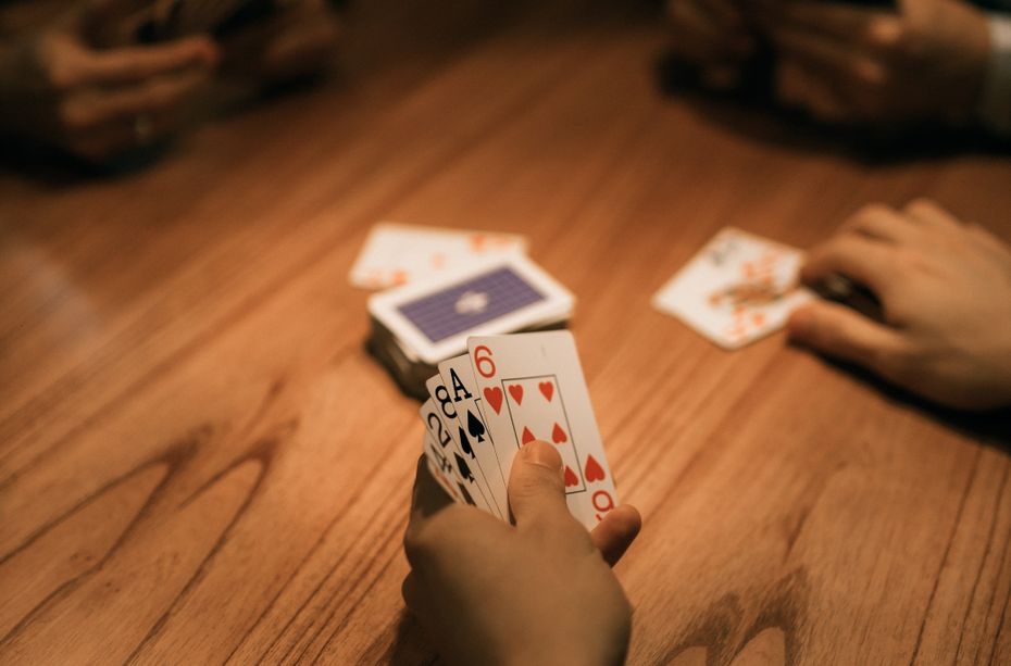 Online Casino: Spielautomaten und Live-Spiele im Überblick