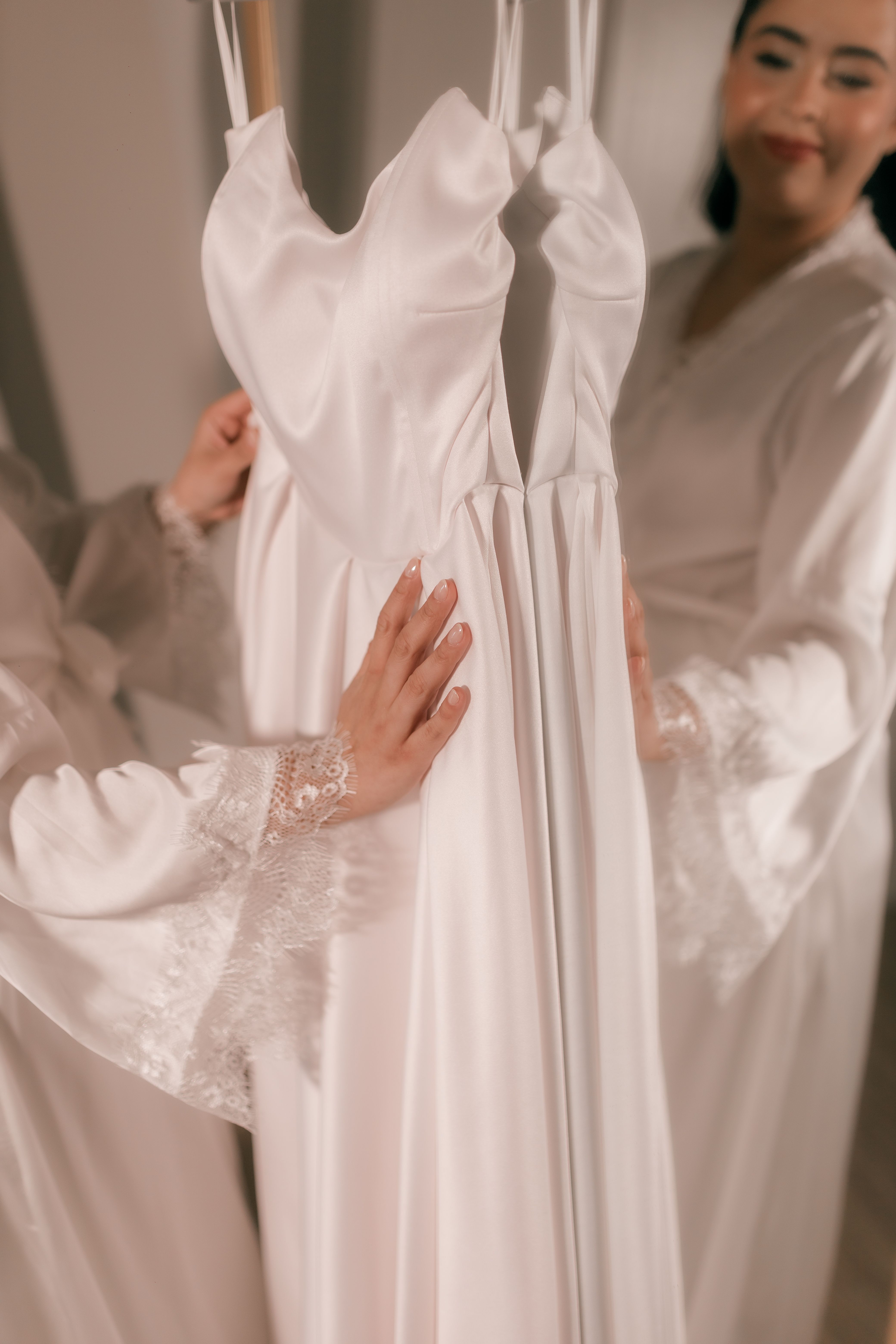 Silk Bridal Dress Photos, Download The BEST Free Silk Bridal Dress Stock  Photos & HD Images