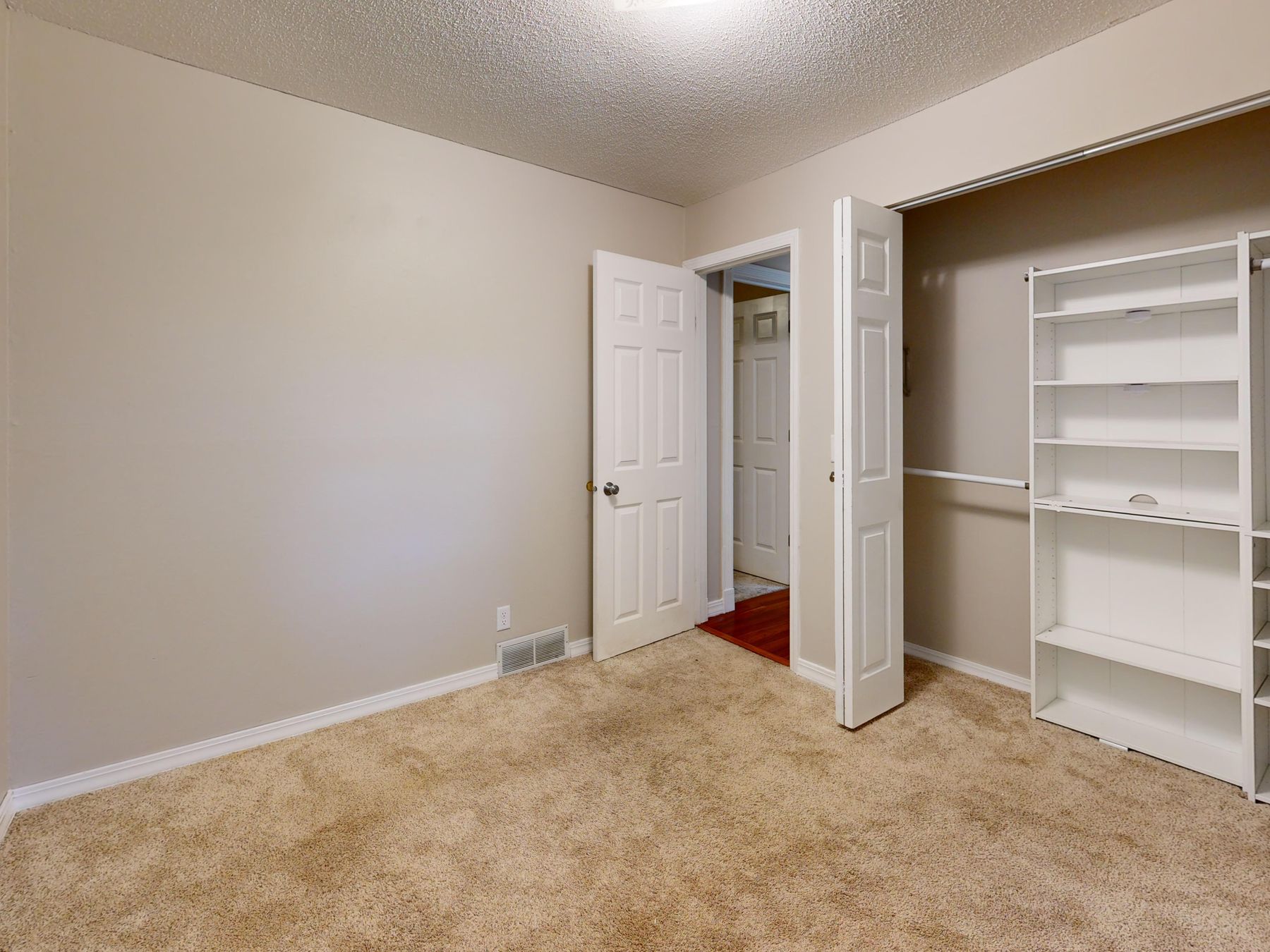 Marhamchurch — professional movers carrying furniture on a house move