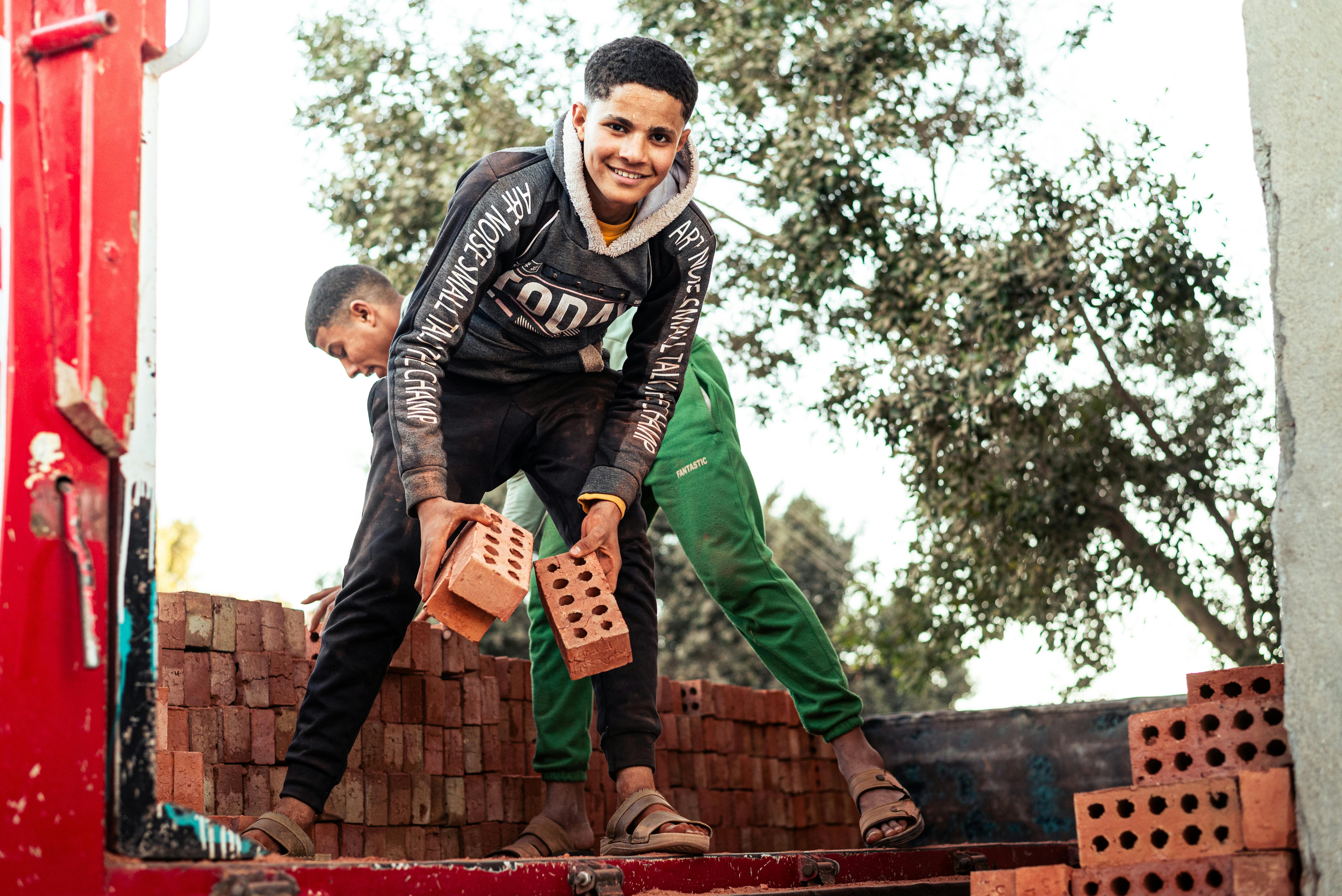 El Salvador: casos de RSE que impulsan empleo juvenil y formación técnica dual