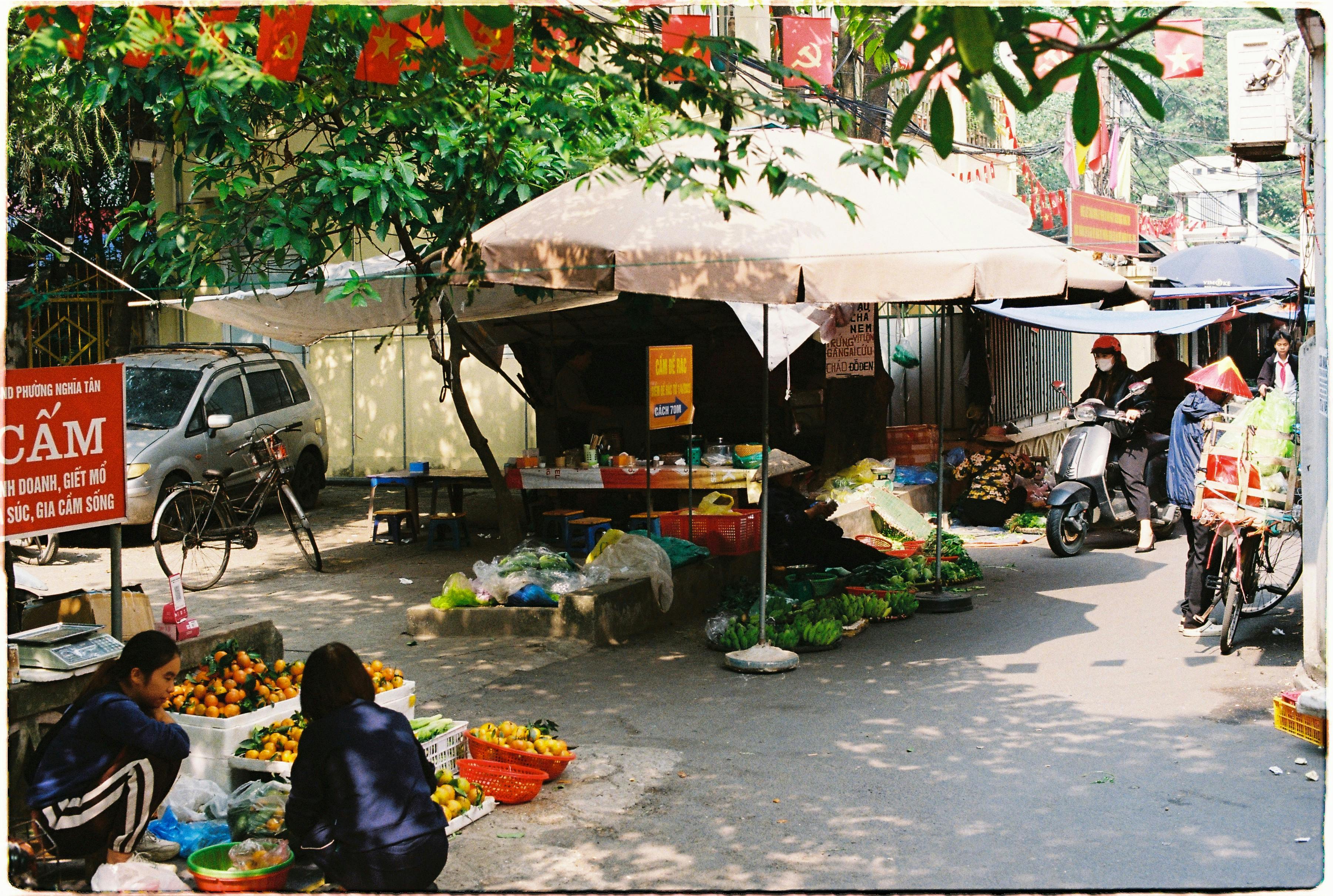 Vietnamese dong currency local market prices