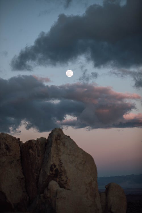 Free Photo of Full Moon on a Twilight Sky  Stock Photo