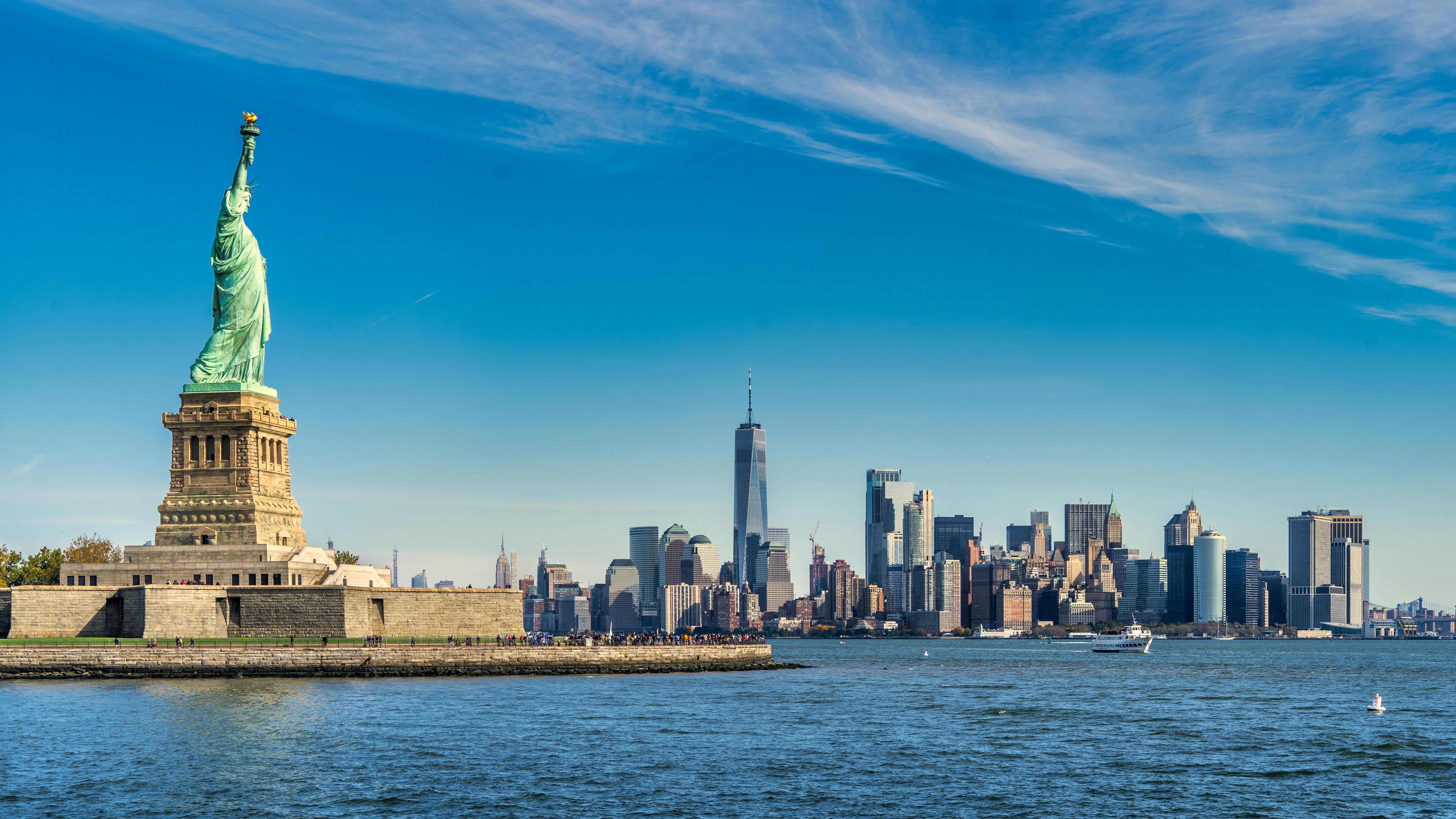 Experience the Magic of NYC: The Top Attractions You Must Visit