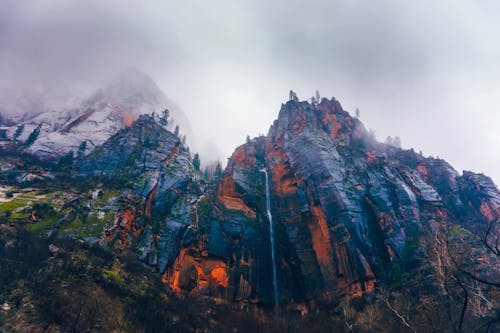 бесплатная Коричневая гора Стоковое фото