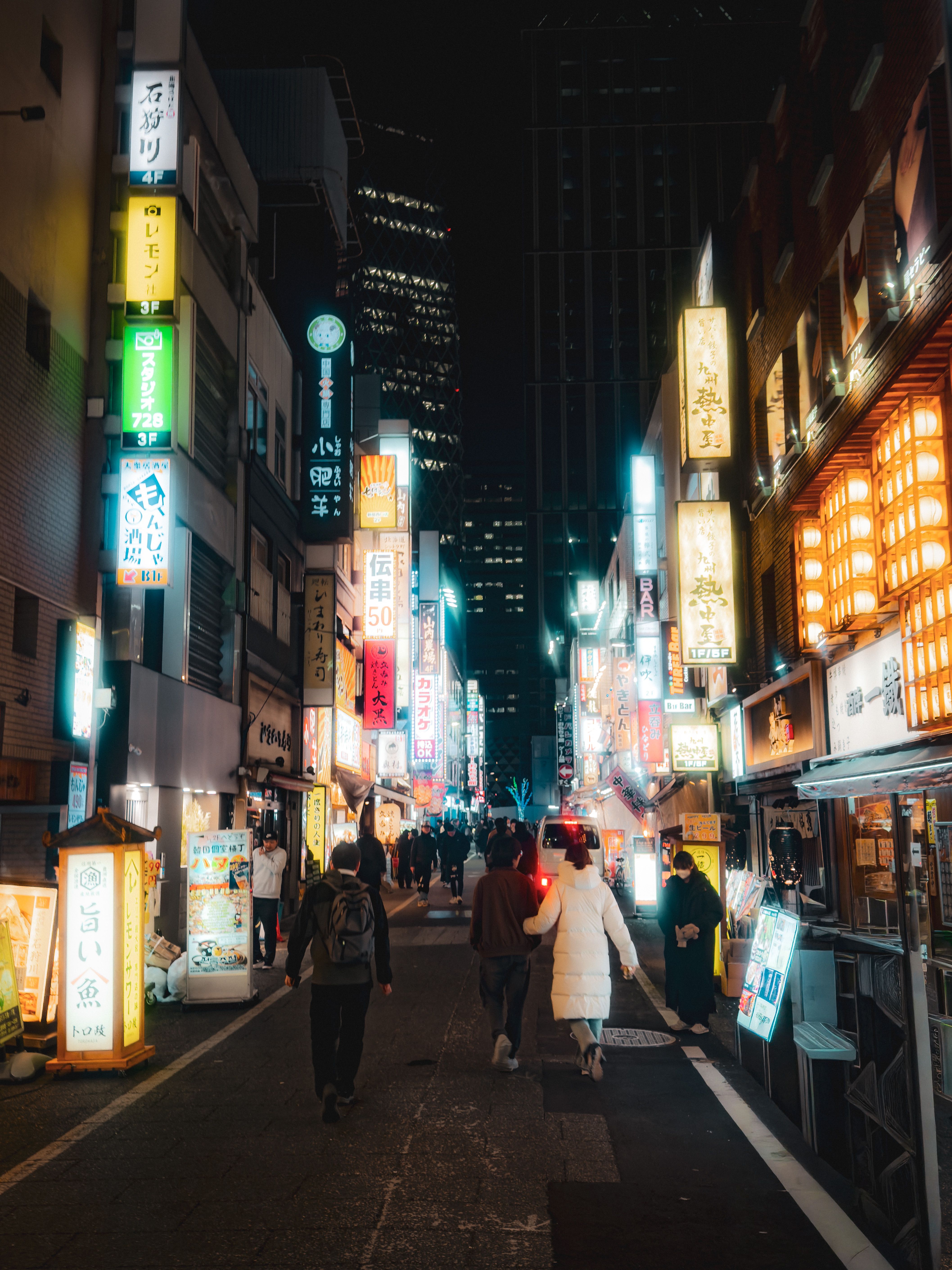 Vibrant Night Street Scene in Tokyo, Japan · Free Stock Photo