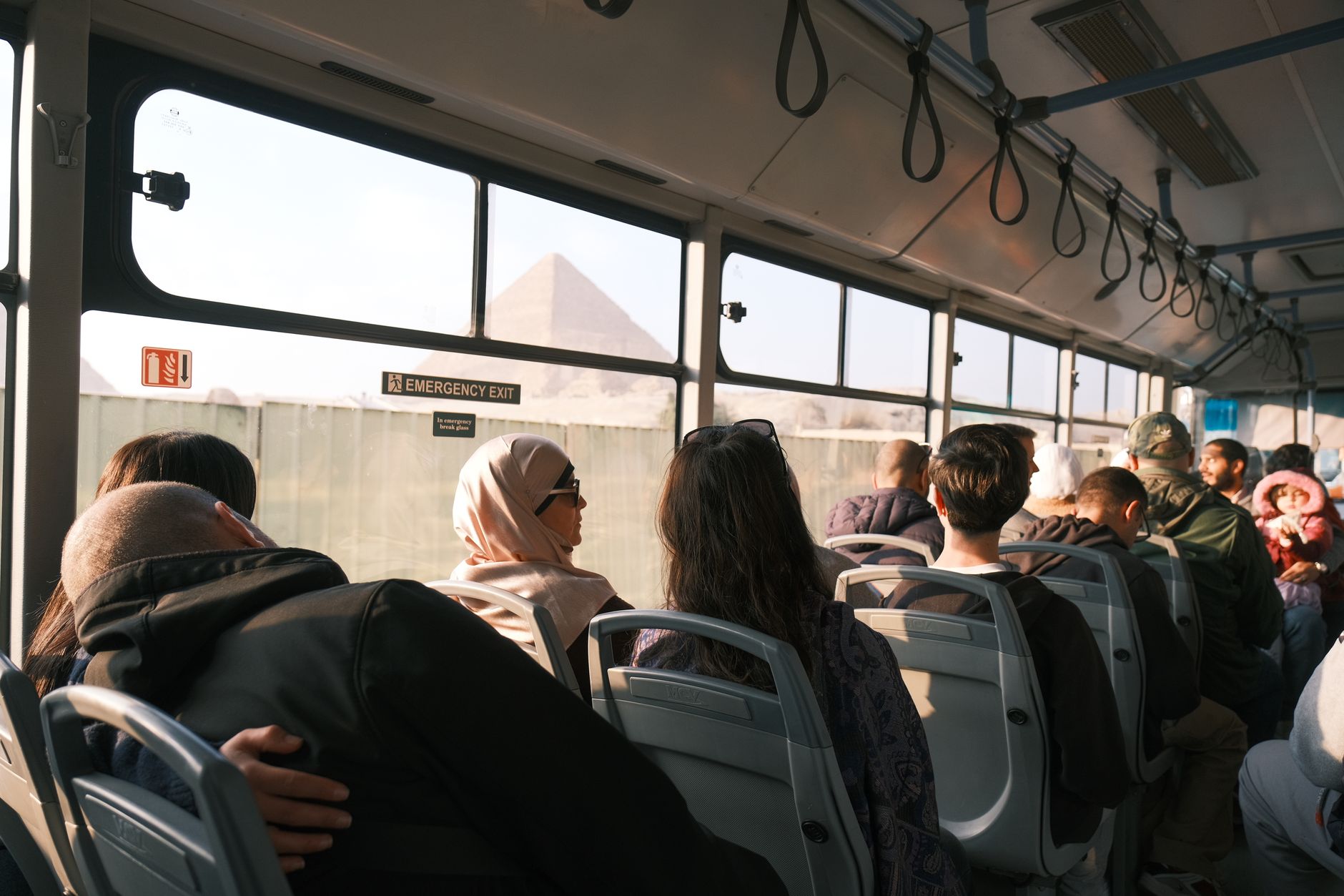 How to Use Hotel Shuttle Schedules to Skip Airport Transfer Fees