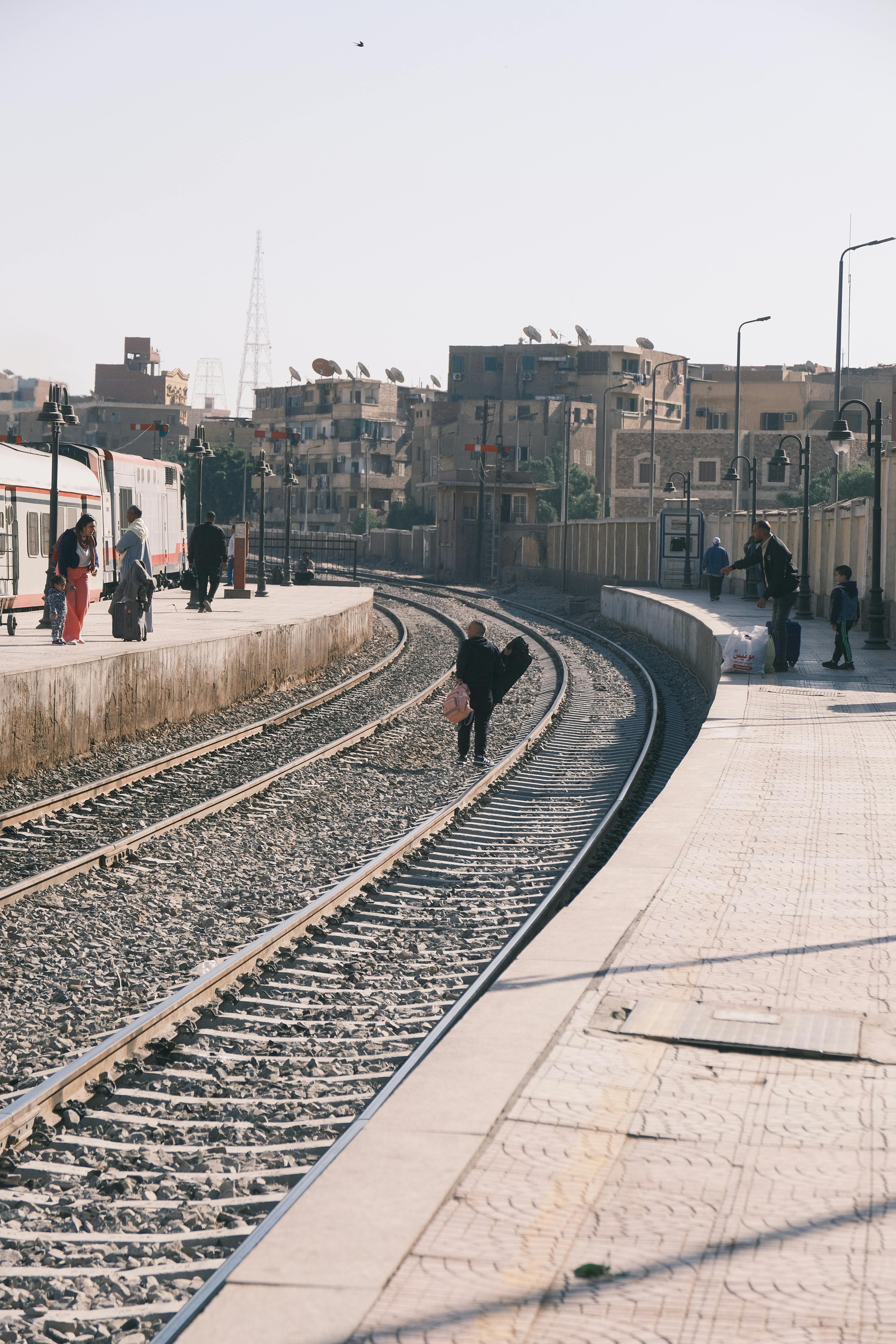 How To Use Social Networks To Build A List