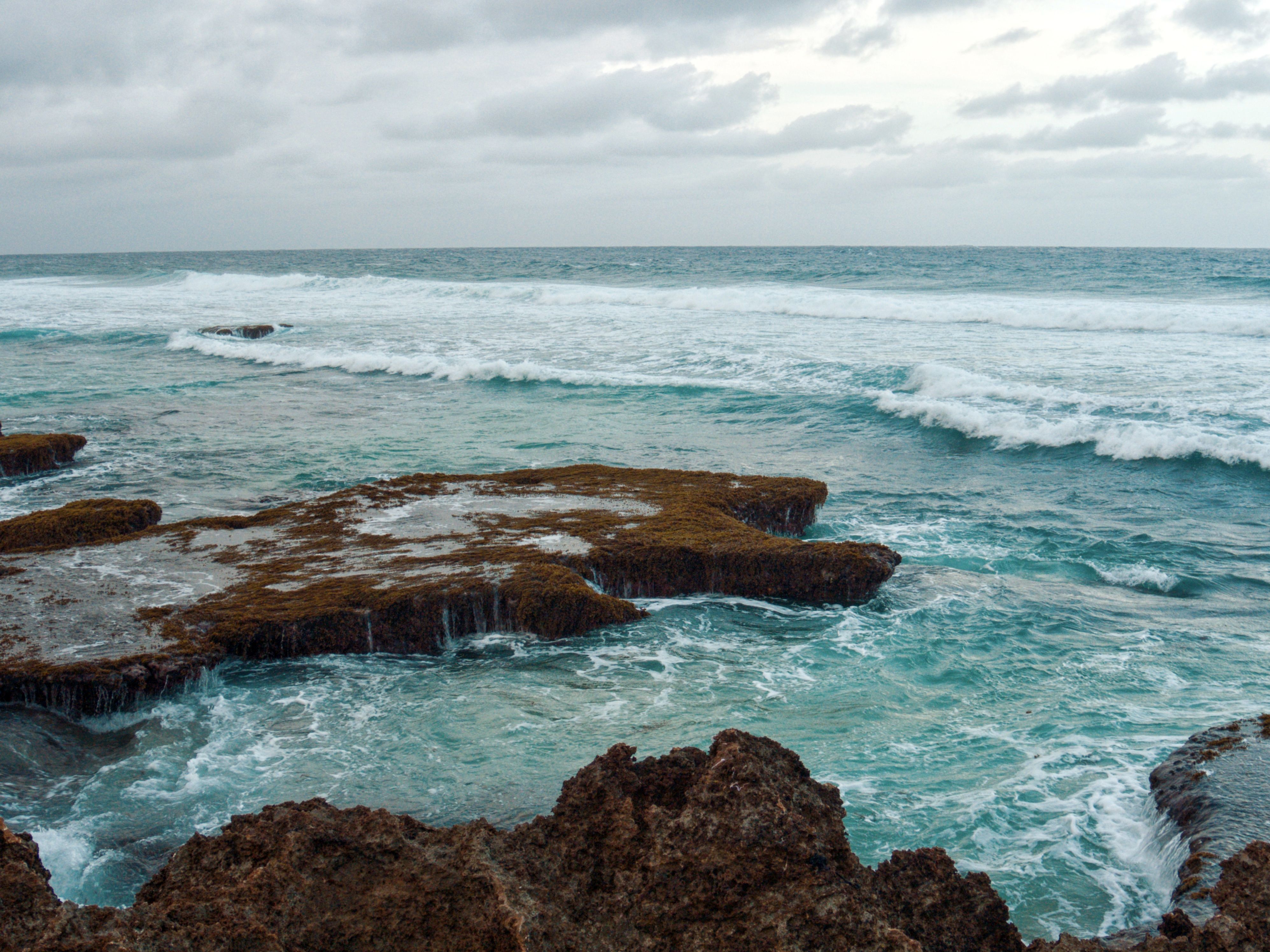 Costa de Mogadiscio en un día nublado