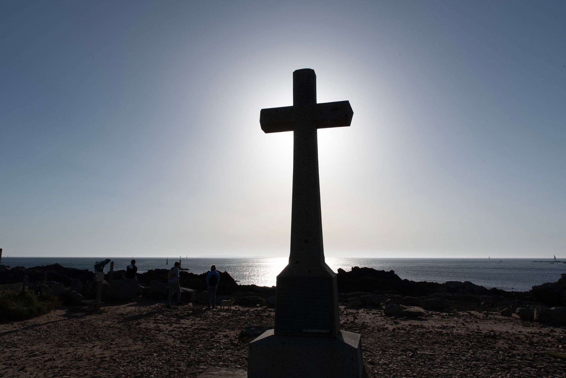 How to Stay Faithful to God in a Secular World