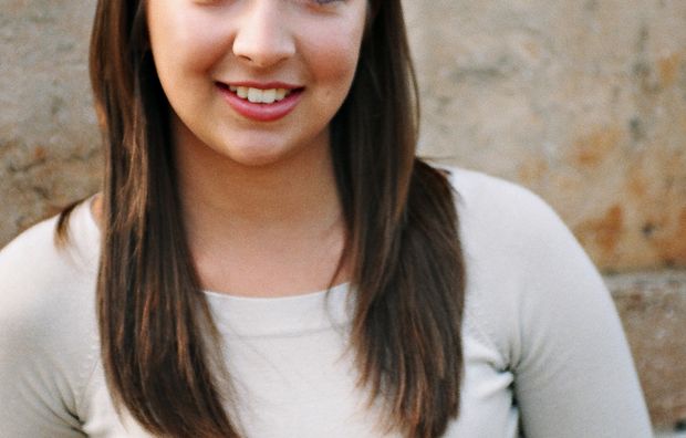 Online dating: starting a conversation on a niche platform