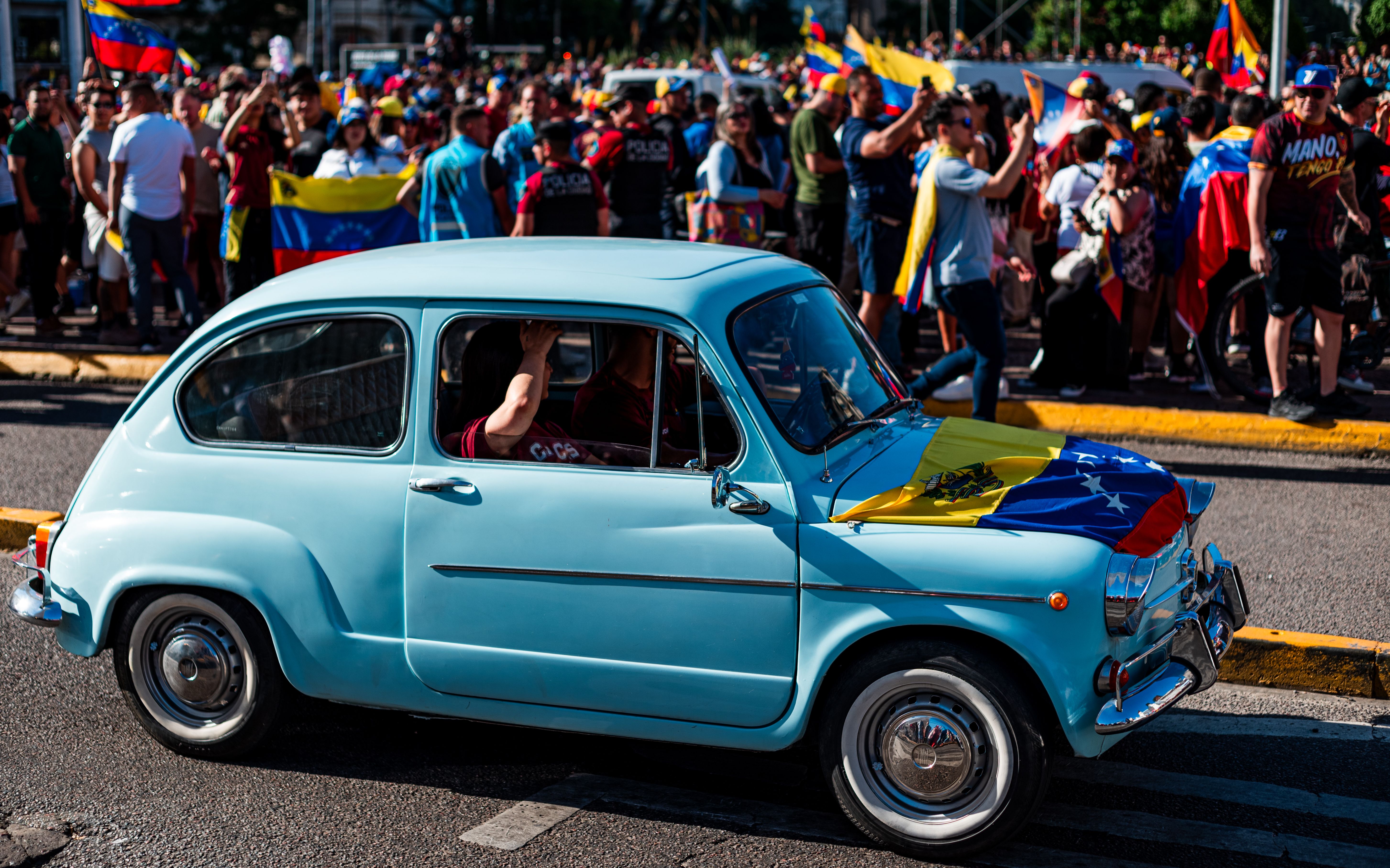 Chavismo at a Crossroads: Venezuela's Ruling Movement Grapples with Intensified US Pressure