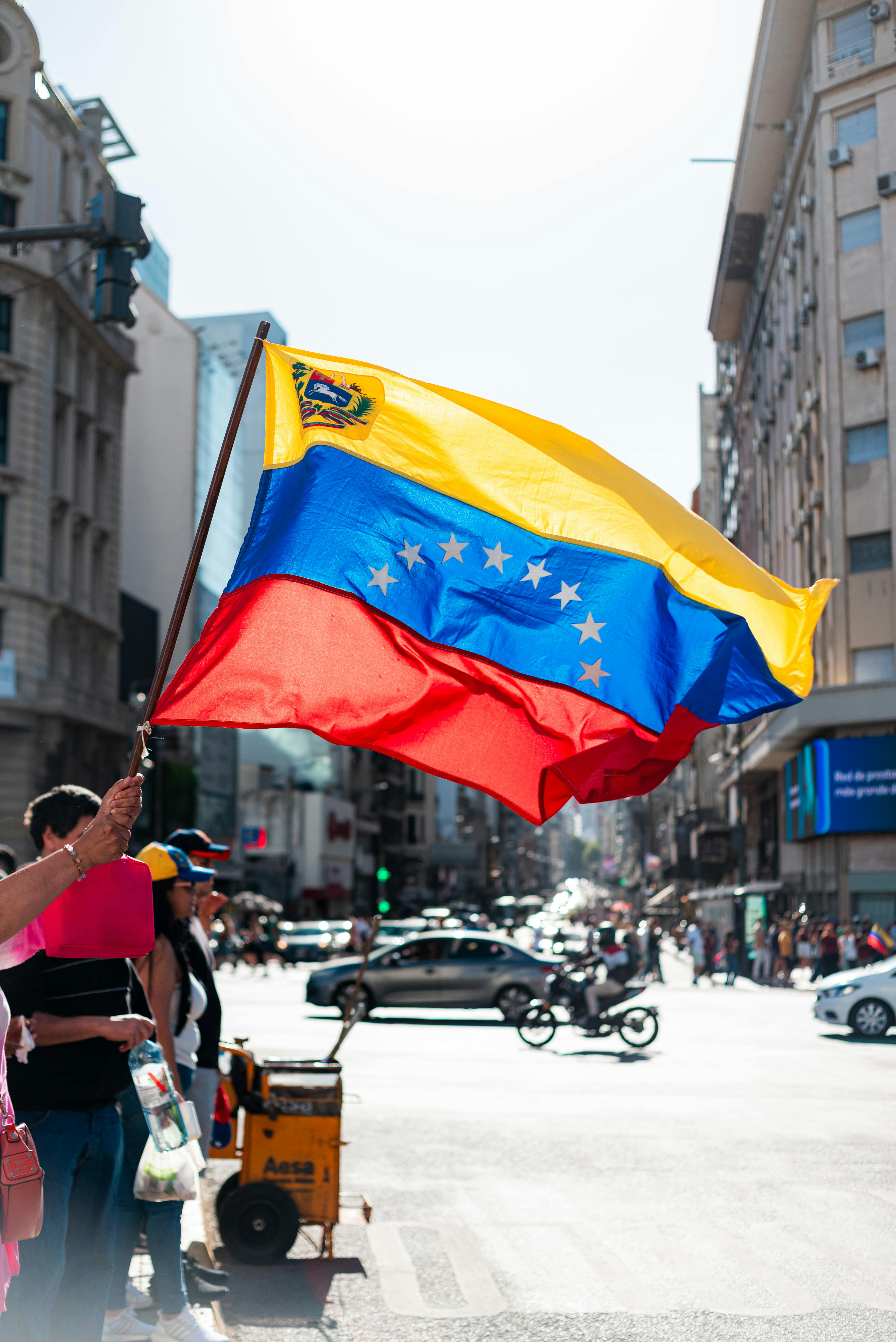 Jóvenes venezolanos en España: ¿Por qué no regresan?