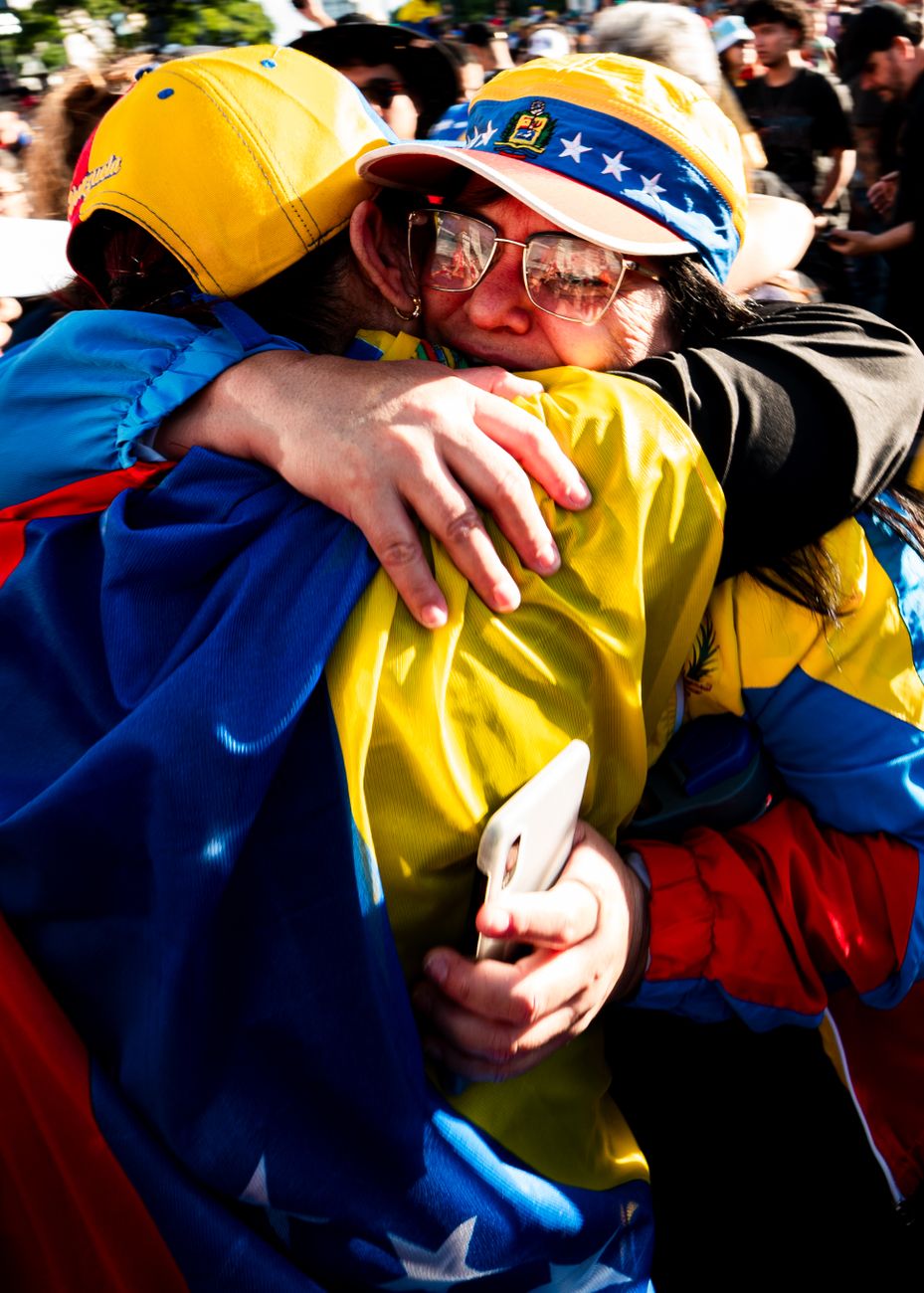Venezuela Hit by 4.9 Aftershock as Nation Digs Out from Deadly Quakes