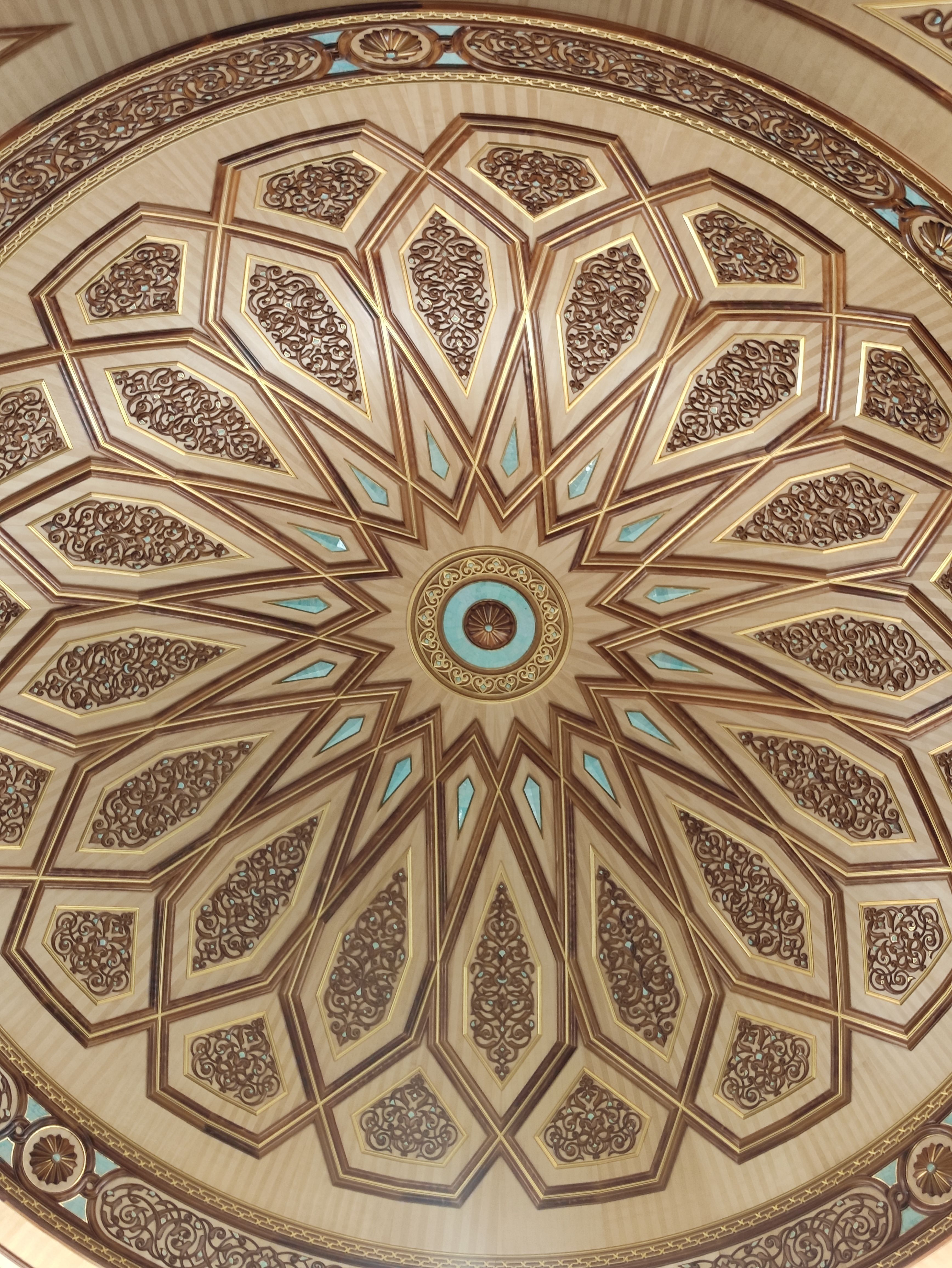 Intricate Islamic Geometric Ceiling Design in Saudi Arabia · Free Stock ...