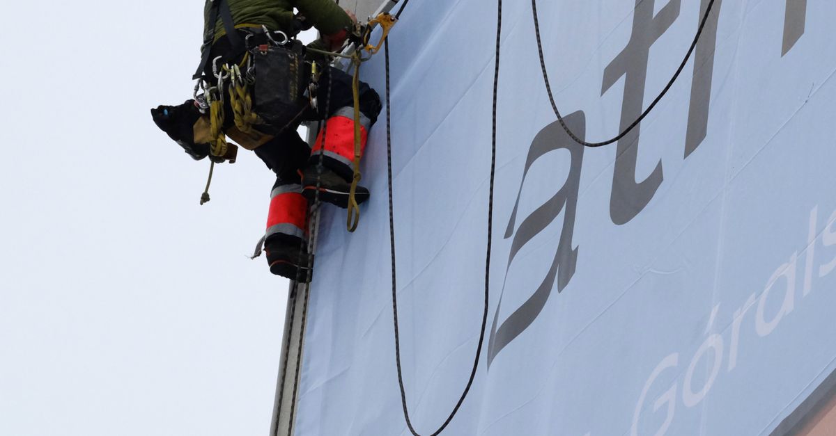 Choosing the Right Wide & Grand Format Materials for Outdoor vs. Indoor Branding