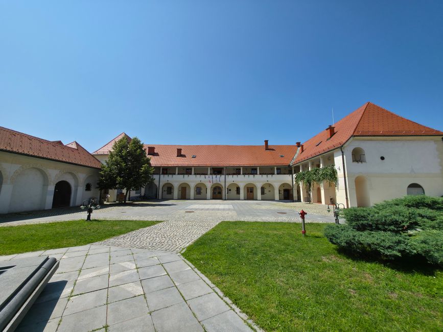 Katja Koren odprla volilni štab v središču Maribora
