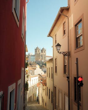 Scenic view of a Porto street leading to the historic Porto Cathedral.